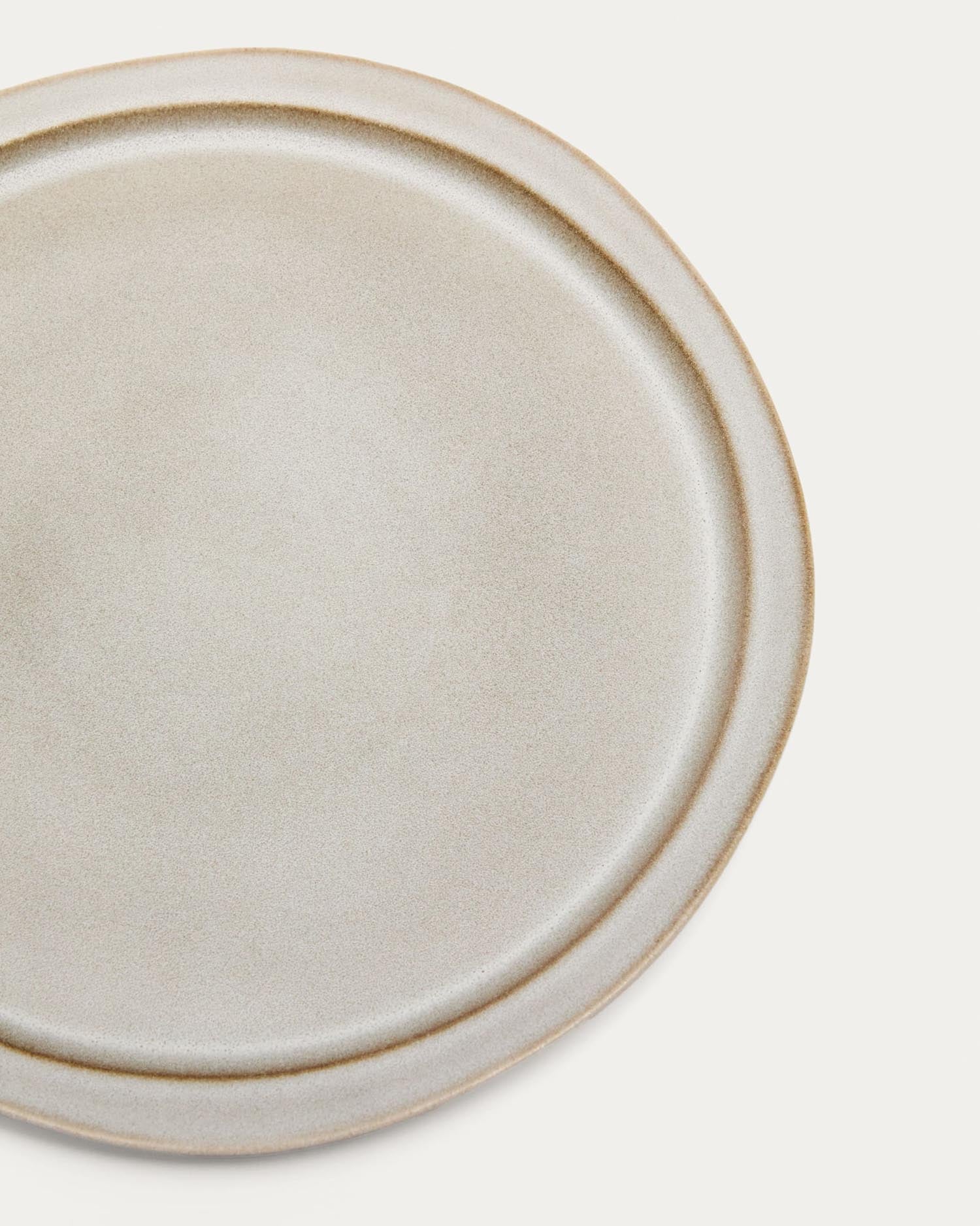 Coval flacher Keramikteller weiss  in Beige präsentiert im Onlineshop von KAQTU Design AG. Teller ist von Kave Home