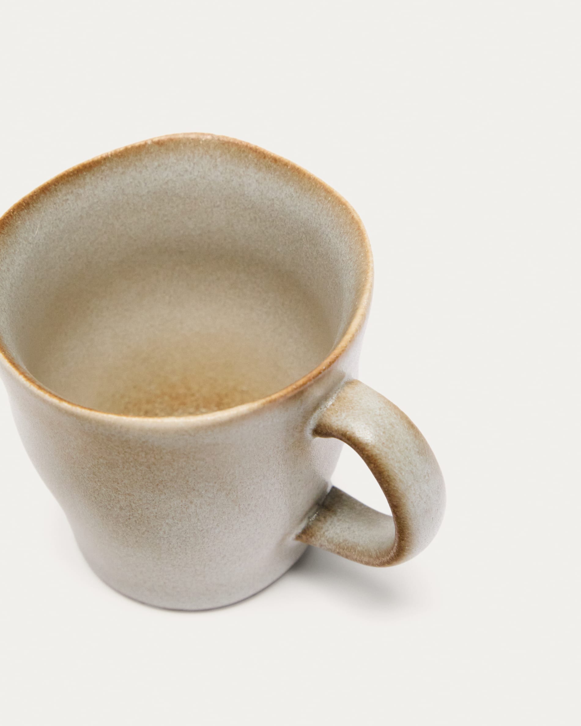 Coval kleine Keramiktasse weiss in Beige präsentiert im Onlineshop von KAQTU Design AG. Tasse ist von Kave Home