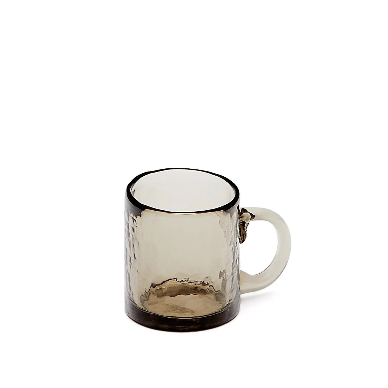 Sunera Tasse klein aus braunem Recyclingglas in Braun präsentiert im Onlineshop von KAQTU Design AG. Tasse ist von Kave Home