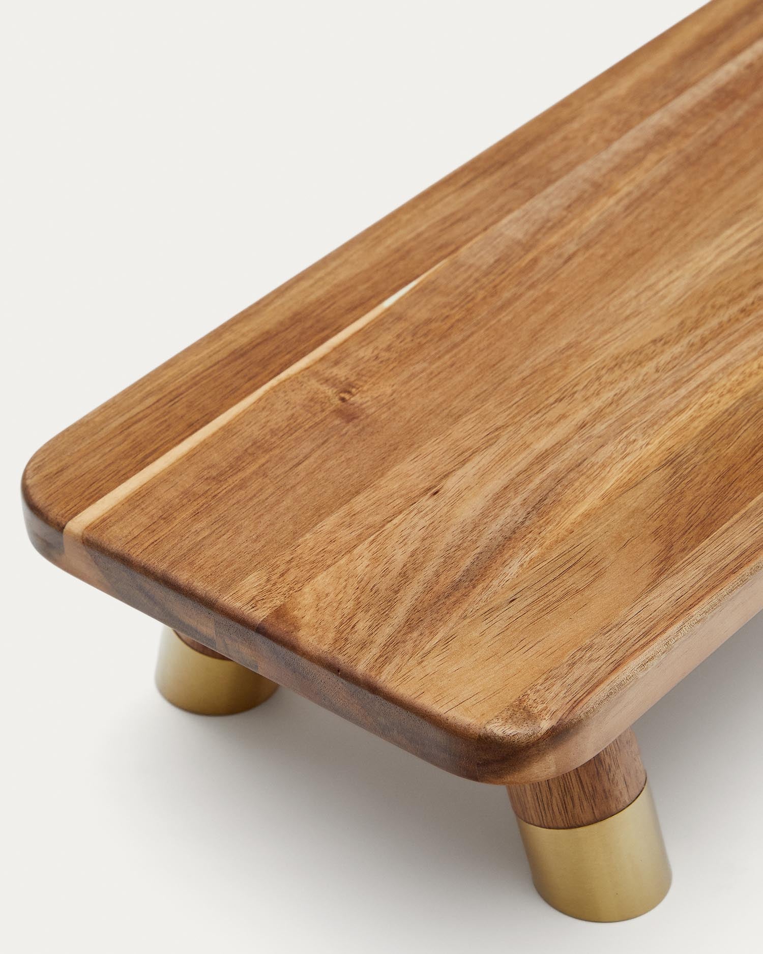 Sataya Servierbrett klein aus FSC 100% Akazienholz in Braun präsentiert im Onlineshop von KAQTU Design AG. Schneidebrett ist von Kave Home