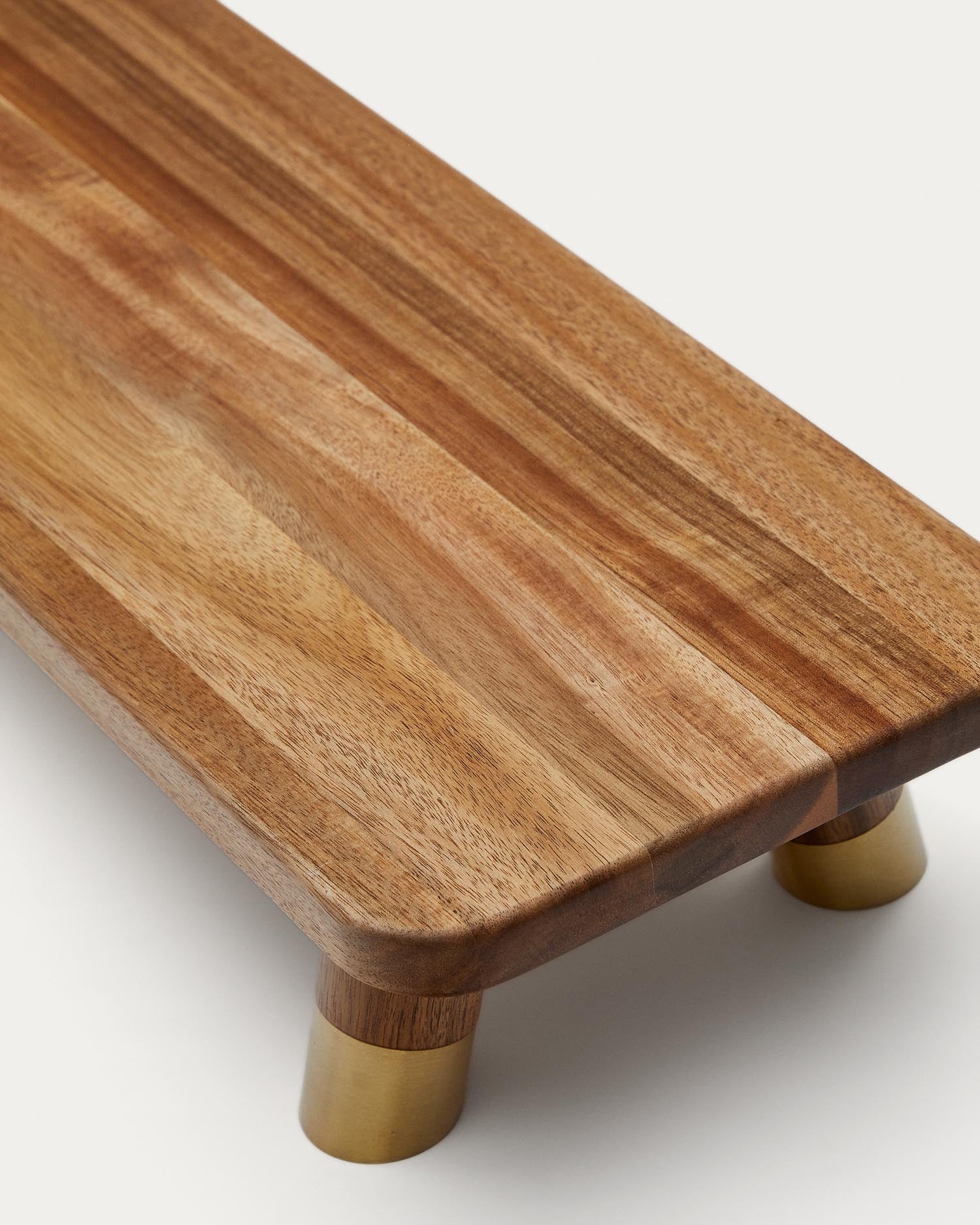 Sataya Servierbrett gross aus FSC 100% Akazienholz in Braun präsentiert im Onlineshop von KAQTU Design AG. Schneidebrett ist von Kave Home