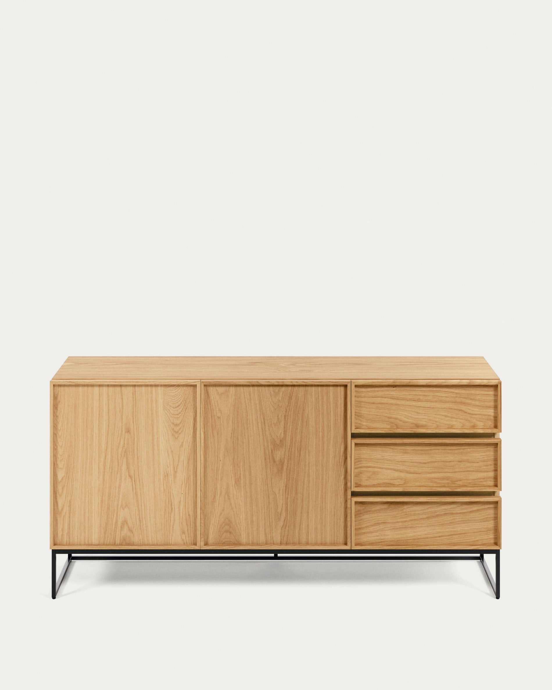 Taiana Sideboard 2 Türen 3 Schubladen Eichenfurnier Stahlgestell in Schwarz 160 x 78 cm in Braun präsentiert im Onlineshop von KAQTU Design AG. Sideboard ist von Kave Home