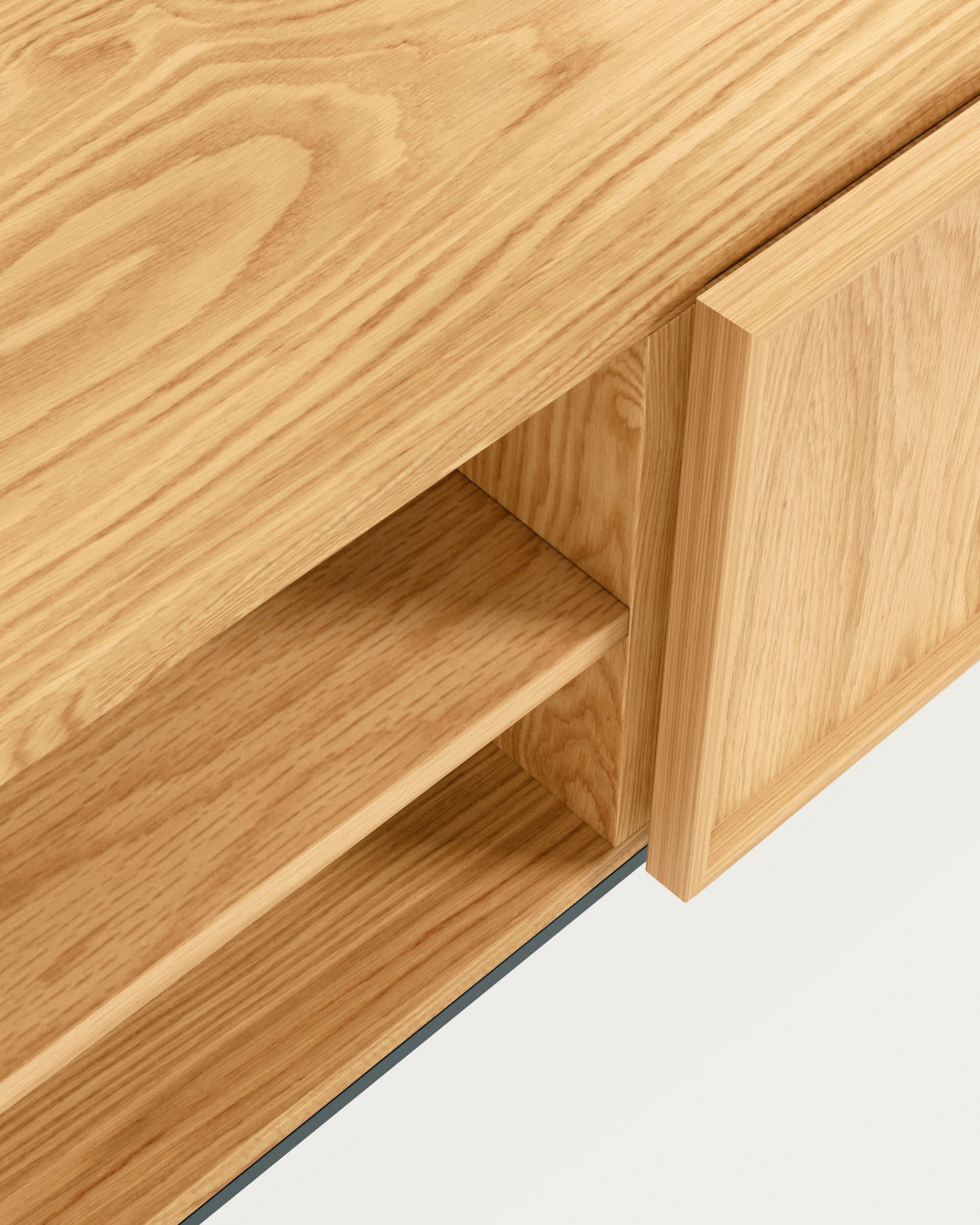 Taiana TV-Schrank 1 Türe Eichenfurnier und Stahlgestell mit schwarzem Finish 112 x 51 cm in Braun präsentiert im Onlineshop von KAQTU Design AG. Sideboard ist von Kave Home