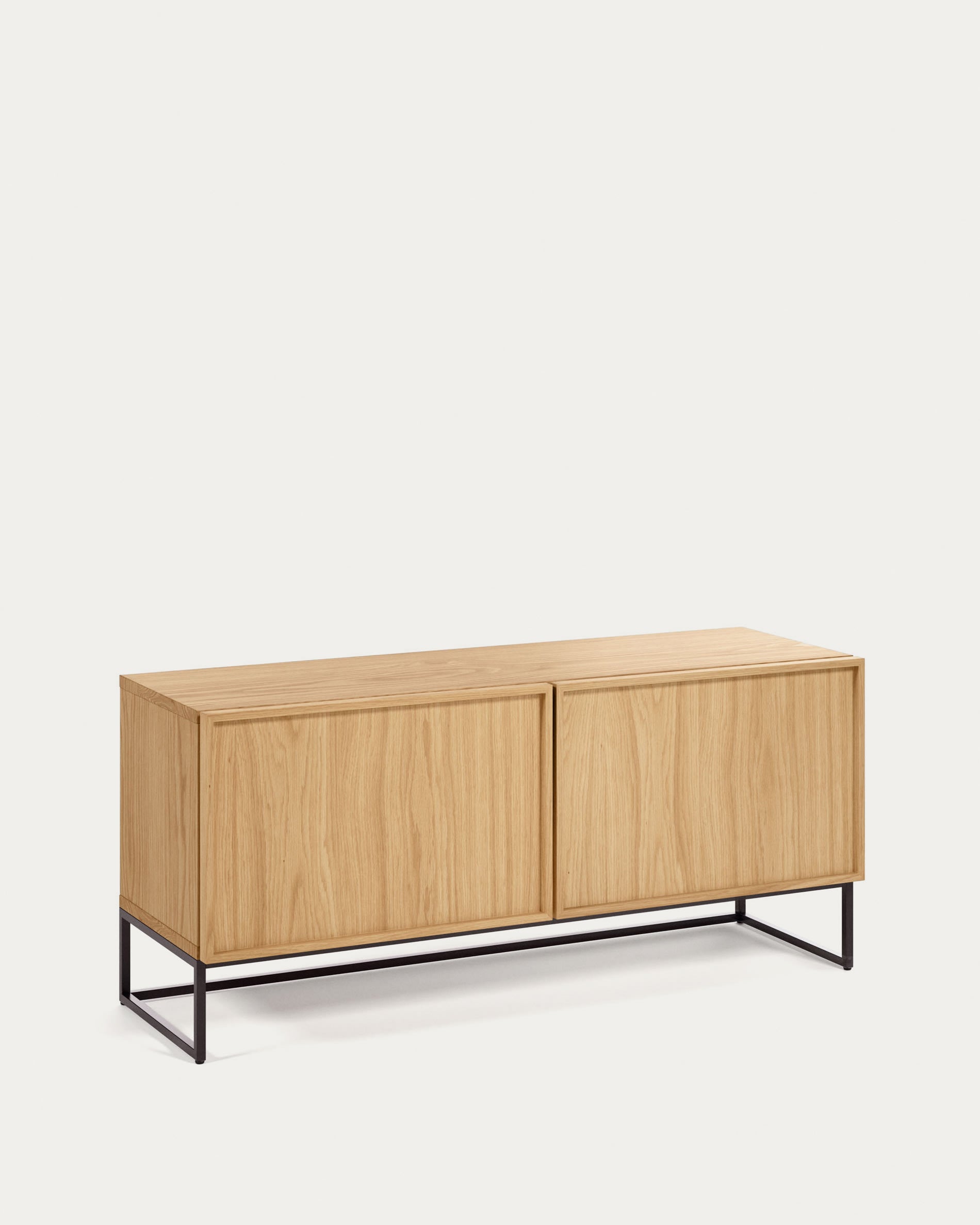 Taiana TV-Schrank 2 Türen Eichenfurnier und Stahlgestell mit schwarzem Finish 112 x 51 cm in Braun präsentiert im Onlineshop von KAQTU Design AG. Sideboard ist von Kave Home