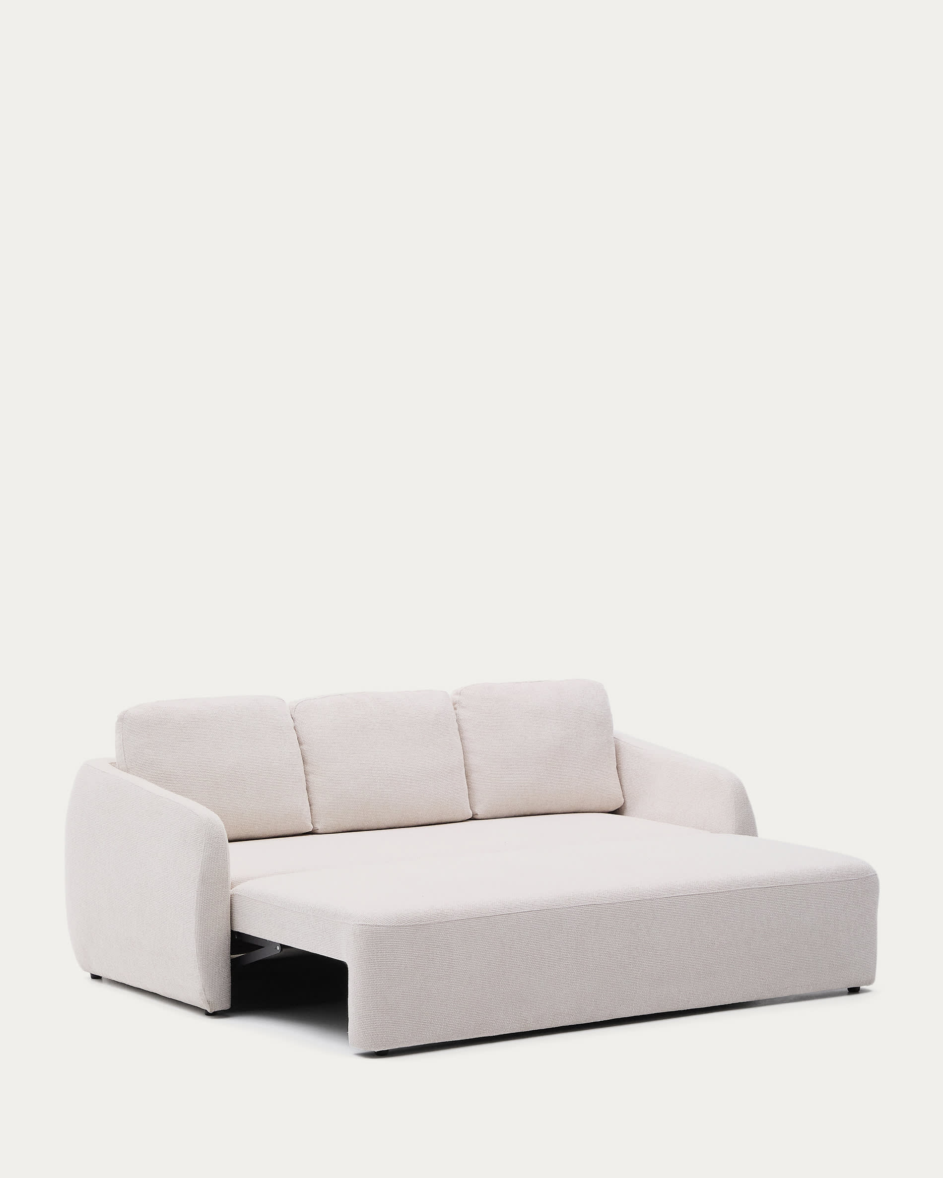 Schlafsofa Laira 3-Sitzer in Chenille ecru 225 cm FSC Mix Credit in Ecru präsentiert im Onlineshop von KAQTU Design AG. 3er Sofa ist von Kave Home