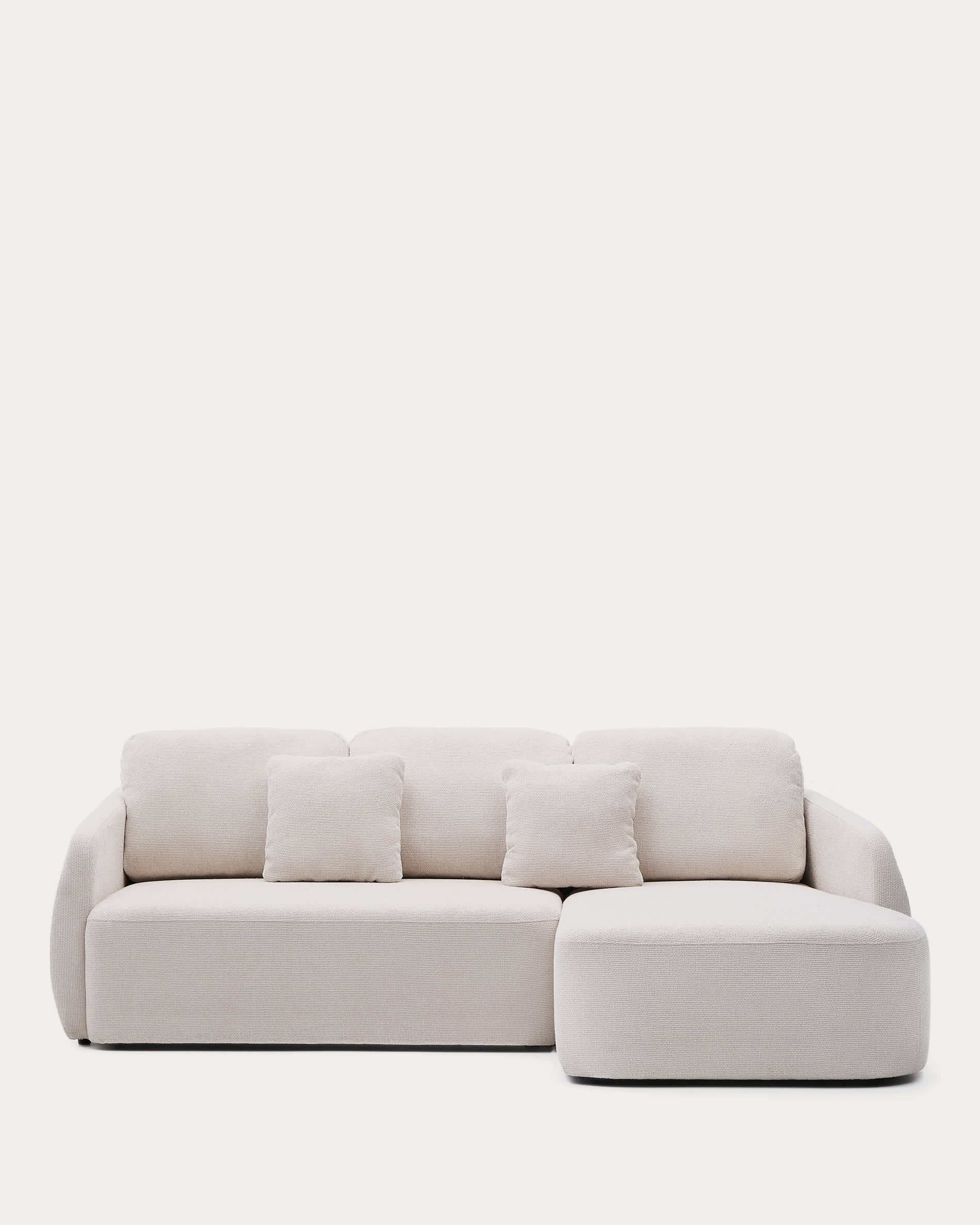 Schlafsofa Laira 3-Sitzer in Chenille mit Chaiselongue rechts ecru 246 cm FSC Mix Credit in Ecru präsentiert im Onlineshop von KAQTU Design AG. 3er Sofa ist von Kave Home