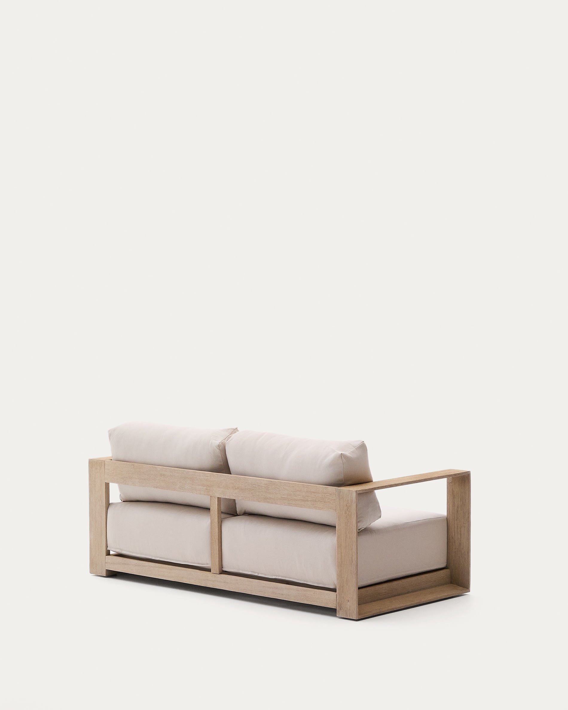 2-Sitzer-Sofa Ambra aus massivem Akazienholz mit klarem  Finish 174 cm in Beige präsentiert im Onlineshop von KAQTU Design AG. Lounge Sofa ist von Kave Home