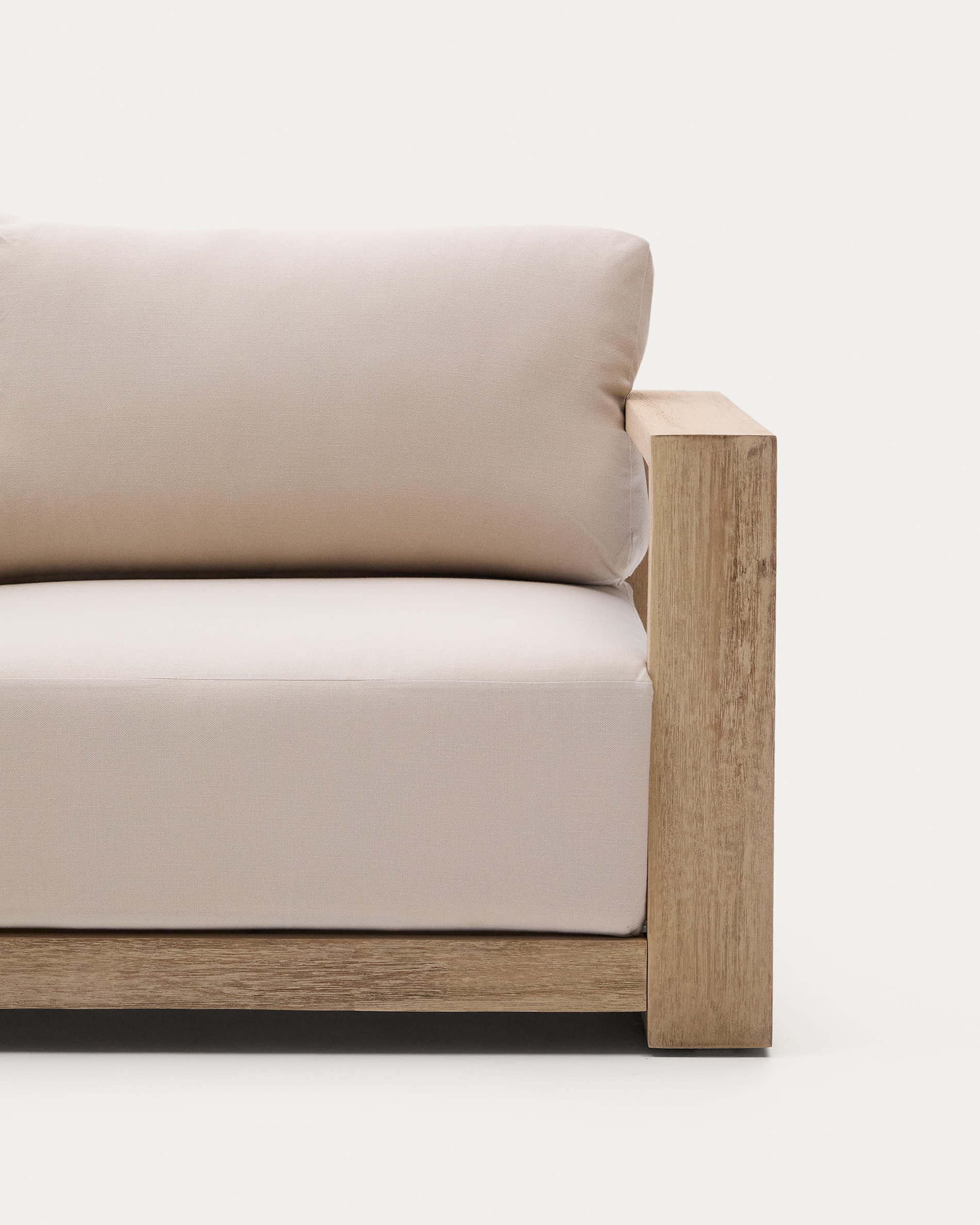 2-Sitzer-Sofa Ambra aus massivem Akazienholz mit klarem  Finish 174 cm in Beige präsentiert im Onlineshop von KAQTU Design AG. Lounge Sofa ist von Kave Home