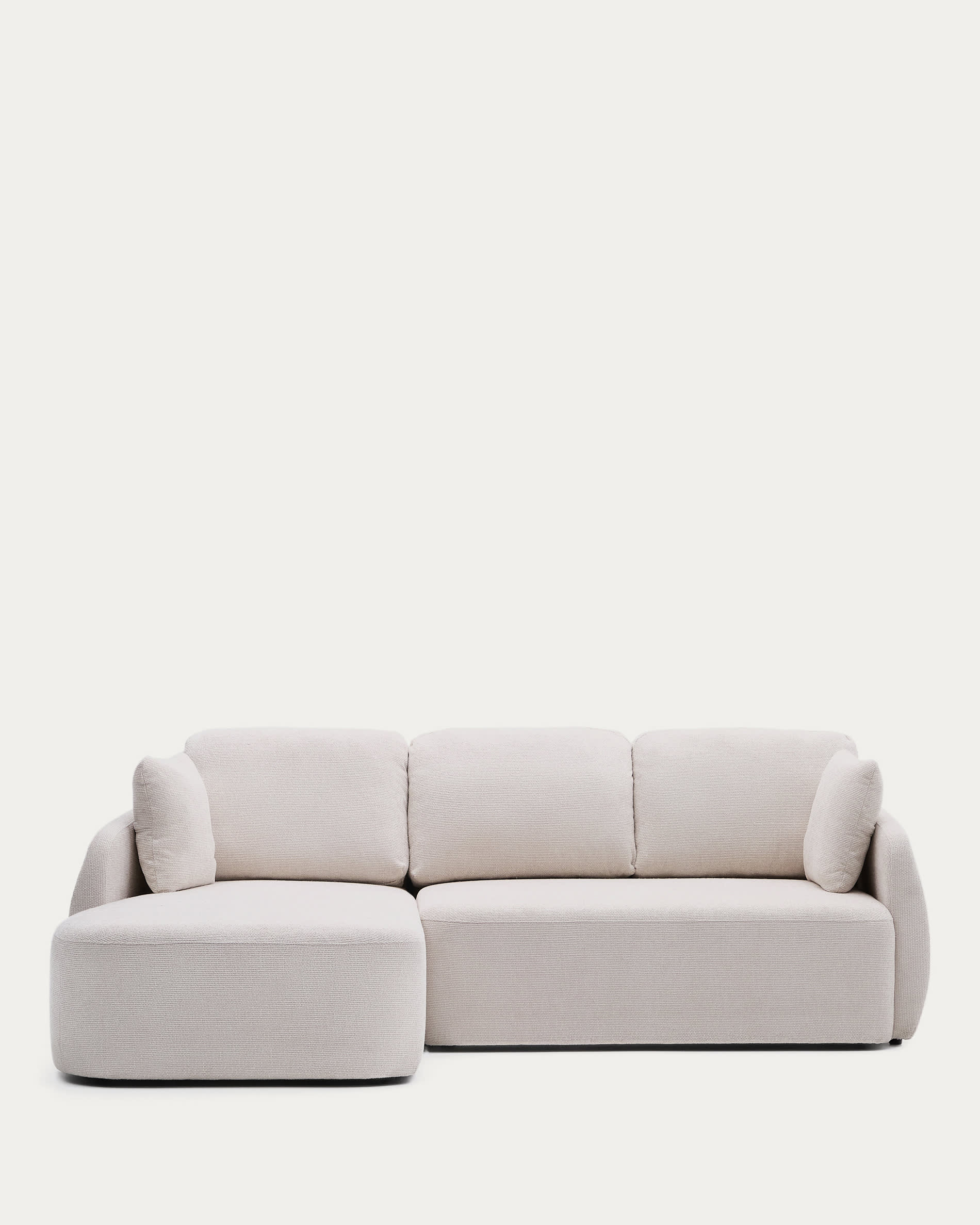 Schlafsofa Laira 3-Sitzer in Chenille mit Chaiselongue links ecru 246 cm FSC Mix Credit in Ecru präsentiert im Onlineshop von KAQTU Design AG. 3er Sofa ist von Kave Home