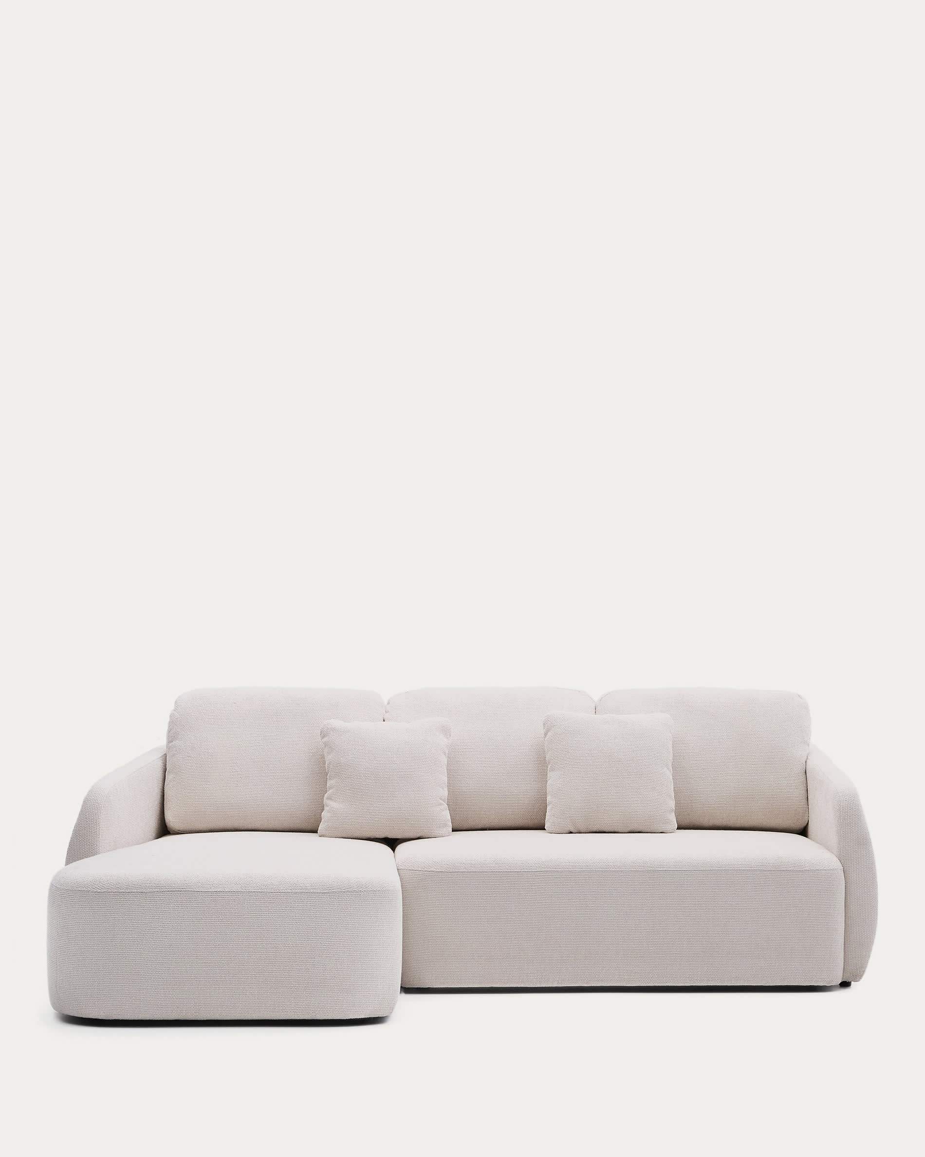 Schlafsofa Laira 3-Sitzer in Chenille mit Chaiselongue links ecru 246 cm FSC Mix Credit in Ecru präsentiert im Onlineshop von KAQTU Design AG. 3er Sofa ist von Kave Home