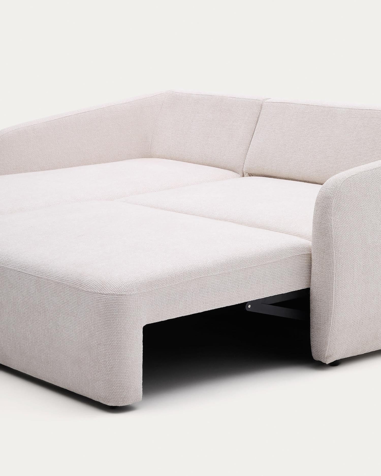 Schlafsofa Laira 3-Sitzer in Chenille mit Chaiselongue links ecru 246 cm FSC Mix Credit in Ecru präsentiert im Onlineshop von KAQTU Design AG. 3er Sofa ist von Kave Home