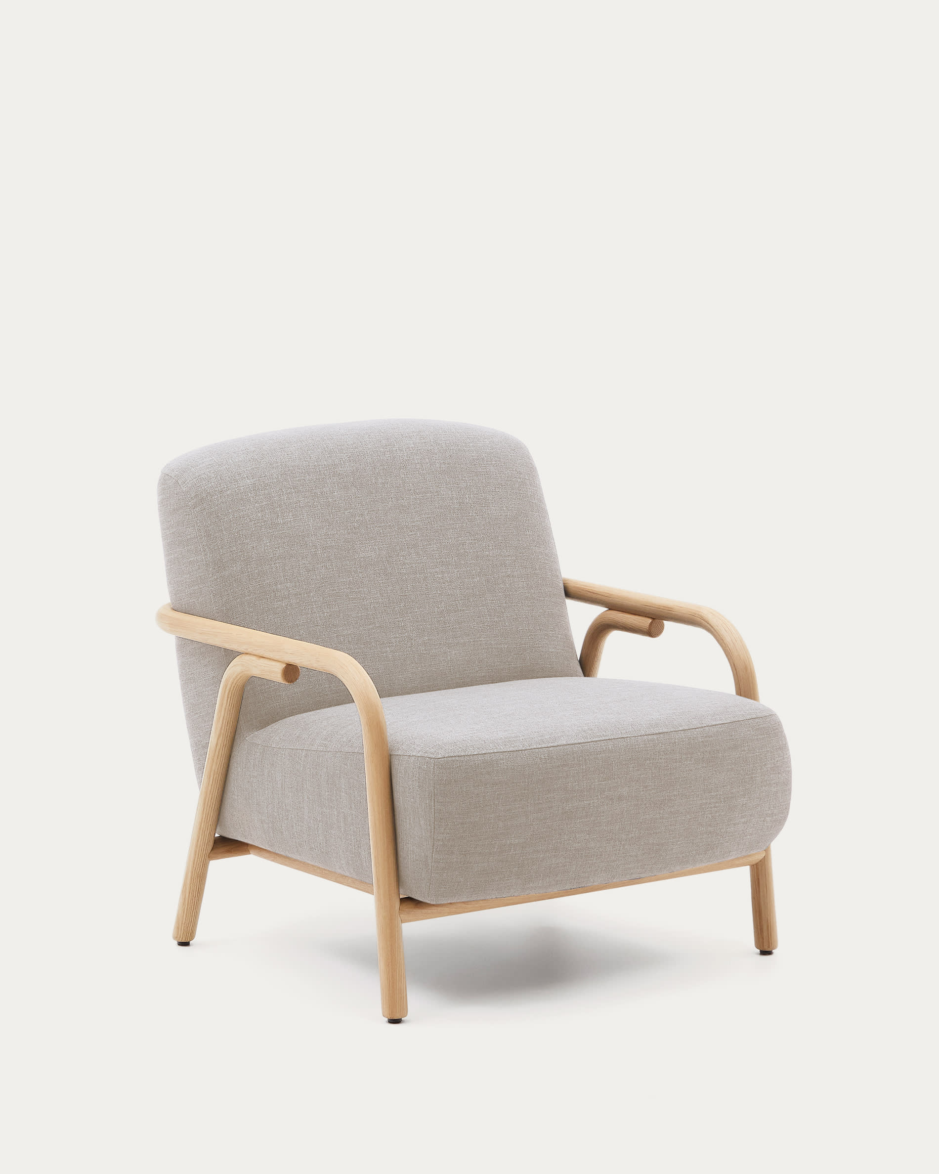 Sessel Sylo beige aus massivem Eschenholz FSC 100% in Beige präsentiert im Onlineshop von KAQTU Design AG. Sessel ist von Kave Home