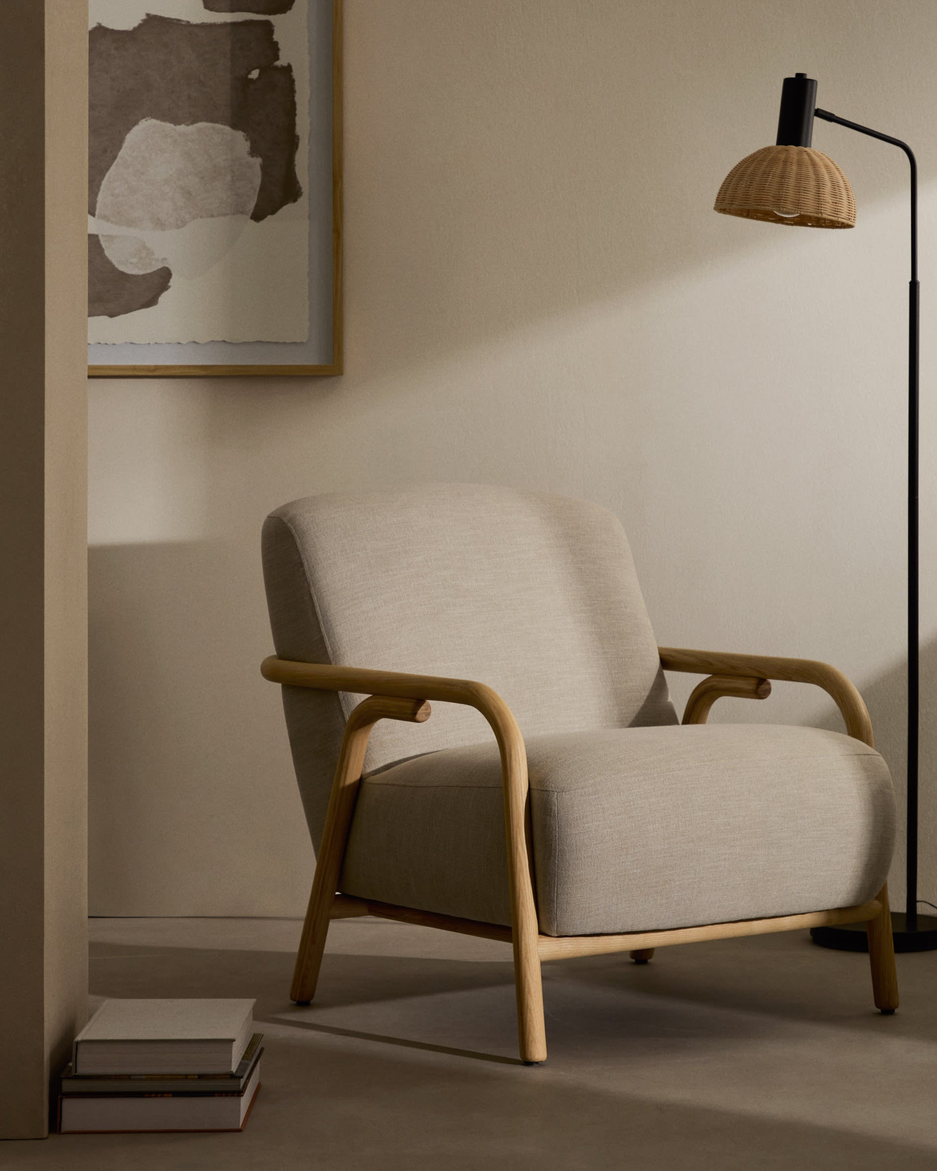 Sessel Sylo beige aus massivem Eschenholz FSC 100% in Beige präsentiert im Onlineshop von KAQTU Design AG. Sessel ist von Kave Home