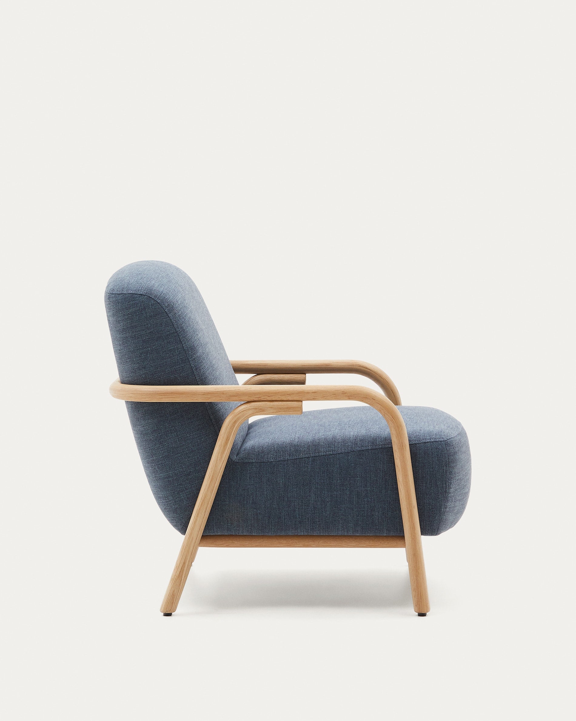 Sessel Sylo blau aus massivem Eschenholz FSC 100% in Blau präsentiert im Onlineshop von KAQTU Design AG. Sessel ist von Kave Home