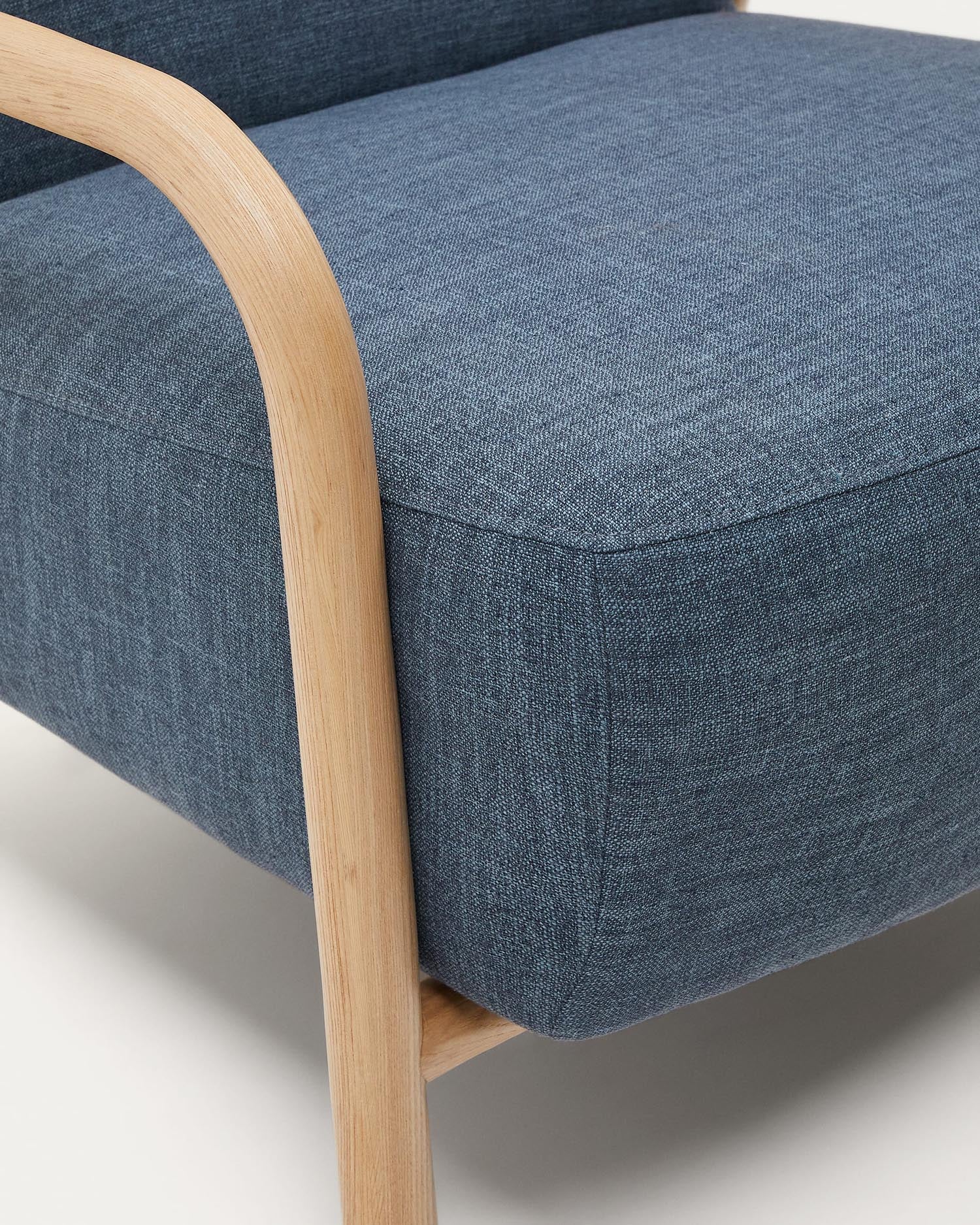 Sessel Sylo blau aus massivem Eschenholz FSC 100% in Blau präsentiert im Onlineshop von KAQTU Design AG. Sessel ist von Kave Home