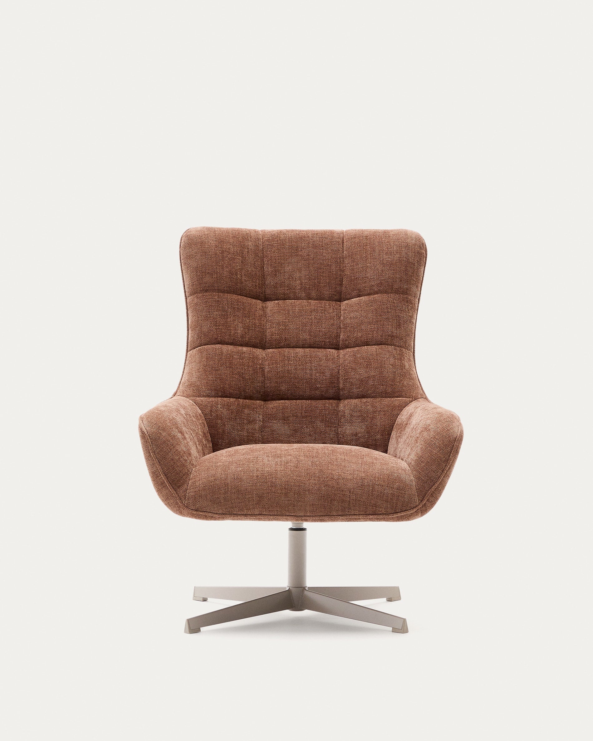 Sessel Teryl aus hellbrauner Chenille und Metall mit grauer Oberfläche FSC 100% in Kupfer präsentiert im Onlineshop von KAQTU Design AG. Sessel ist von Kave Home