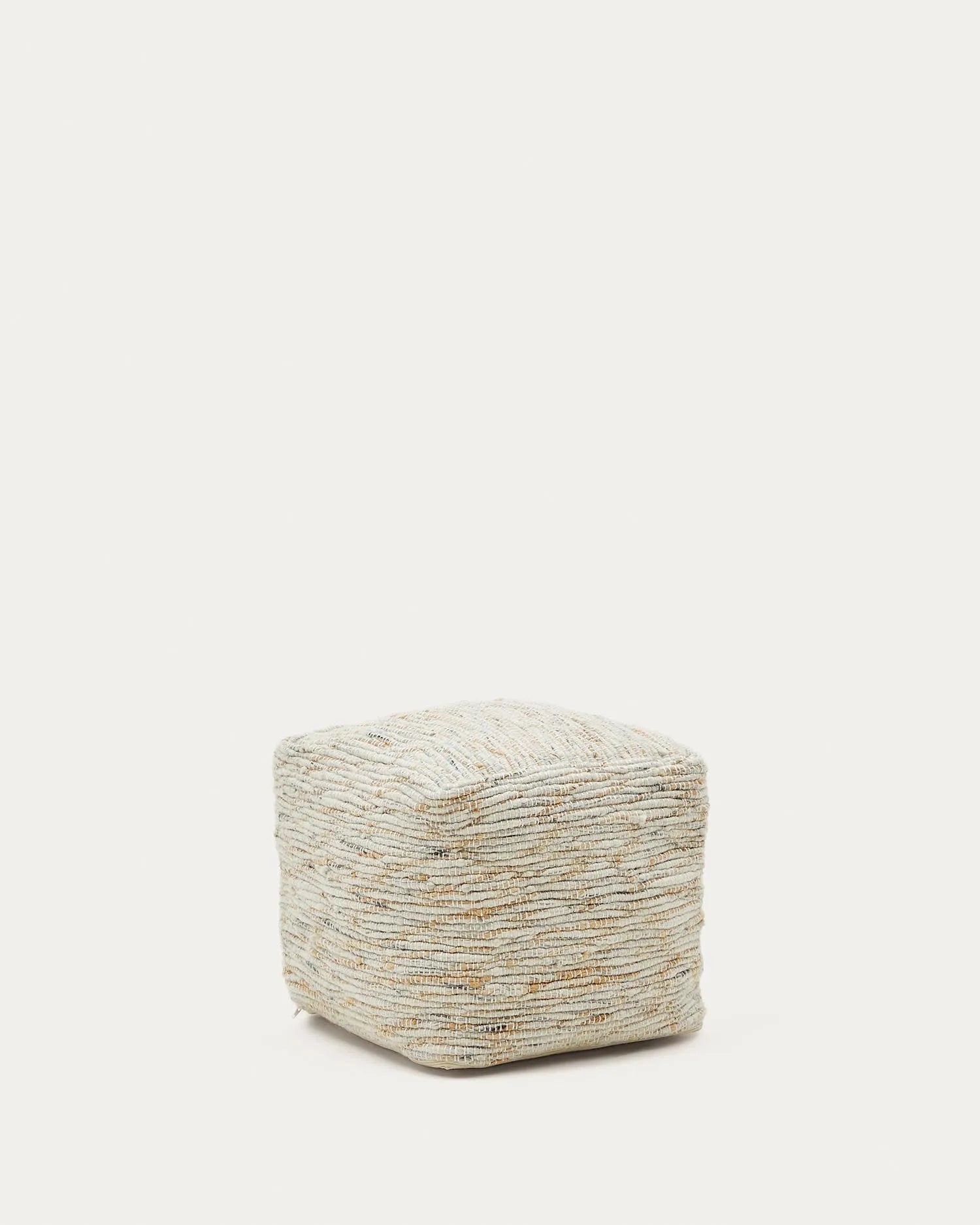 Der Selise Pouf aus Naturjute von Kave Home: stilvoll, funktional, umweltfreundlich, vielseitig, 45x45 cm, für jeden Wohnraum.