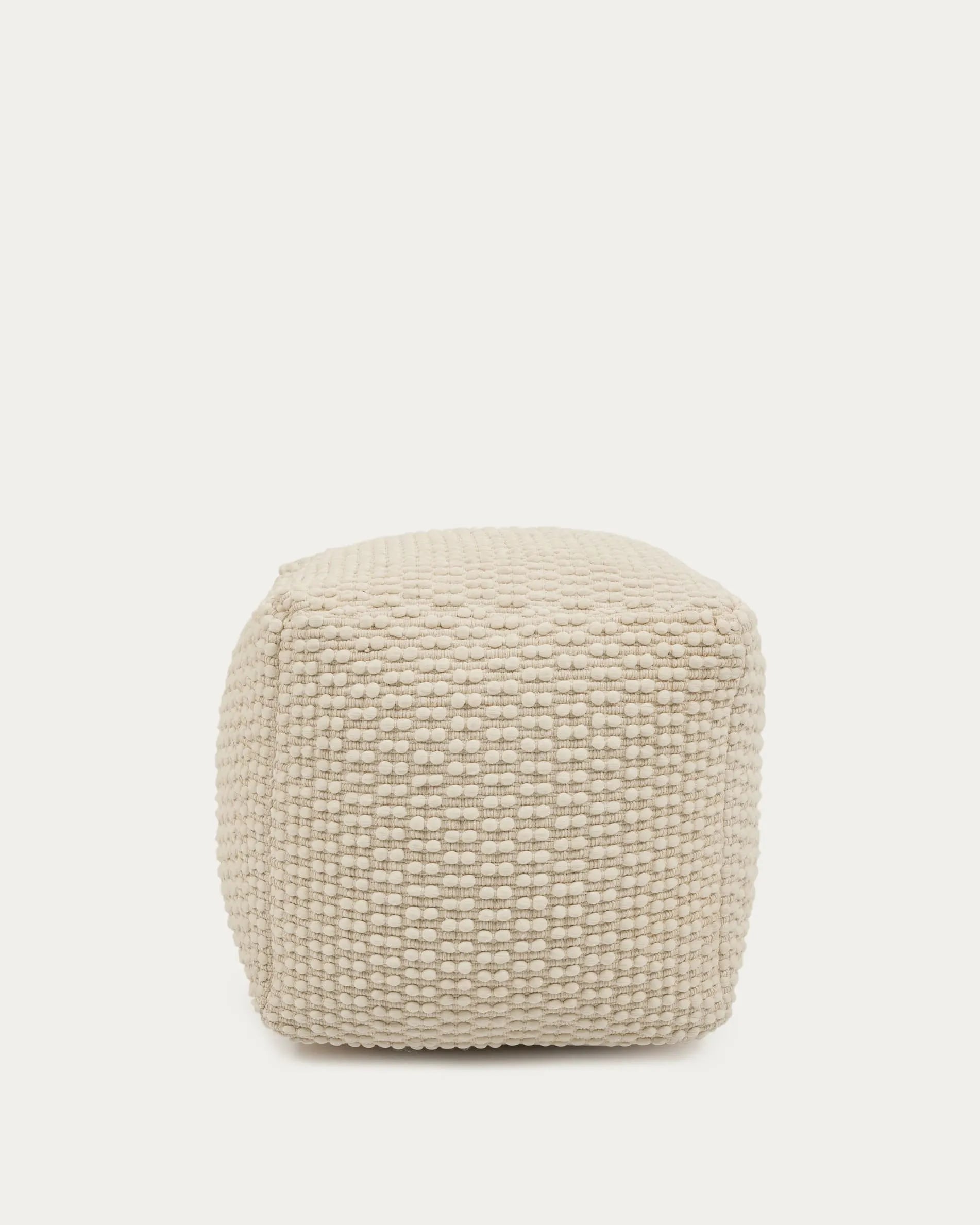 Eleganter Mascarell Pouf von Kave Home: 45x45 cm, aus Baumwolle & Polyester, in Weiß. Komfortabel, langlebig, pflegeleicht. Ideal für jeden Raum.