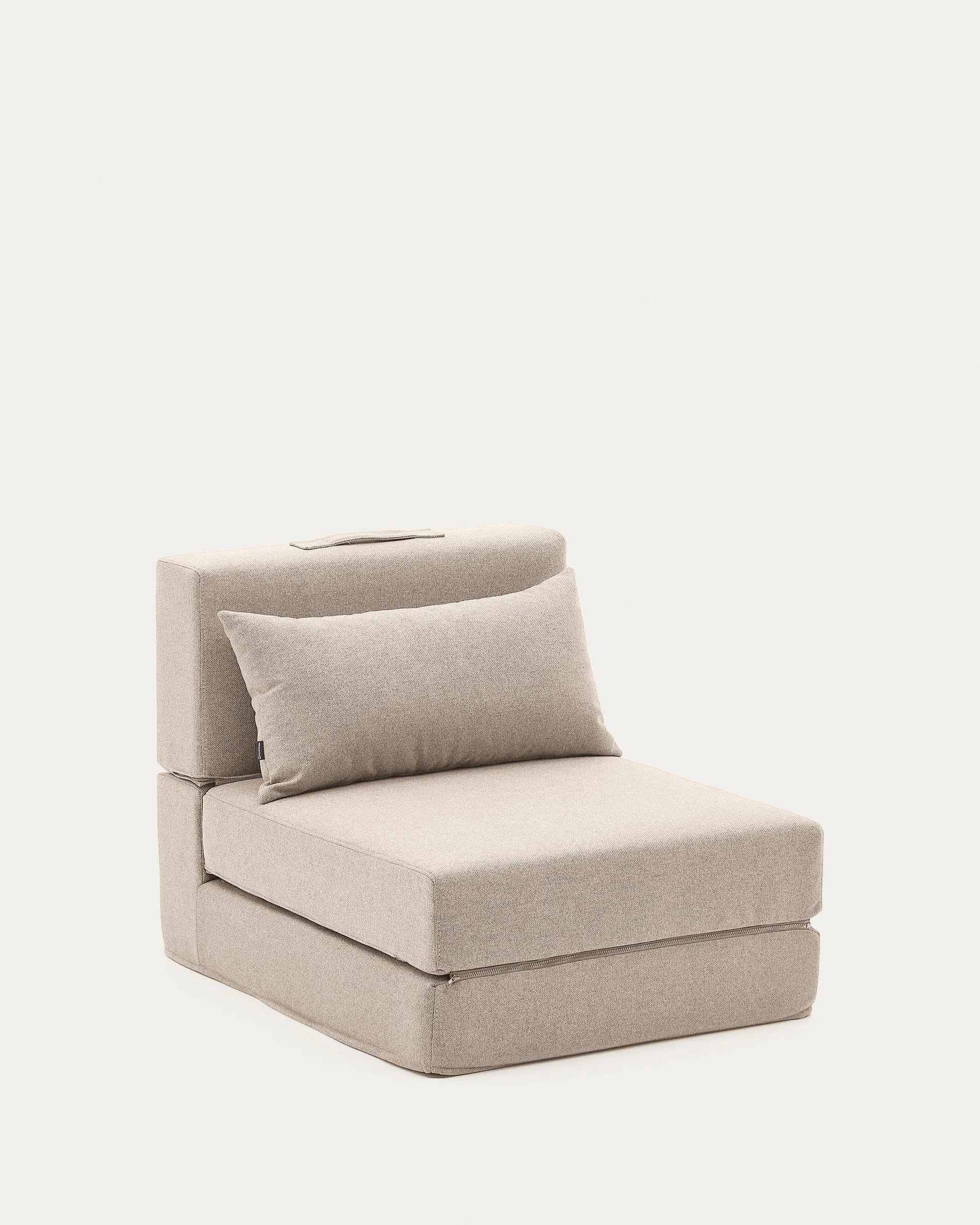 Elegantes, kompaktes Pouf Schlafsofa Arty in Beige, vielseitig und hochwertig, ideal für kleine Räume. Perfekt für AR.