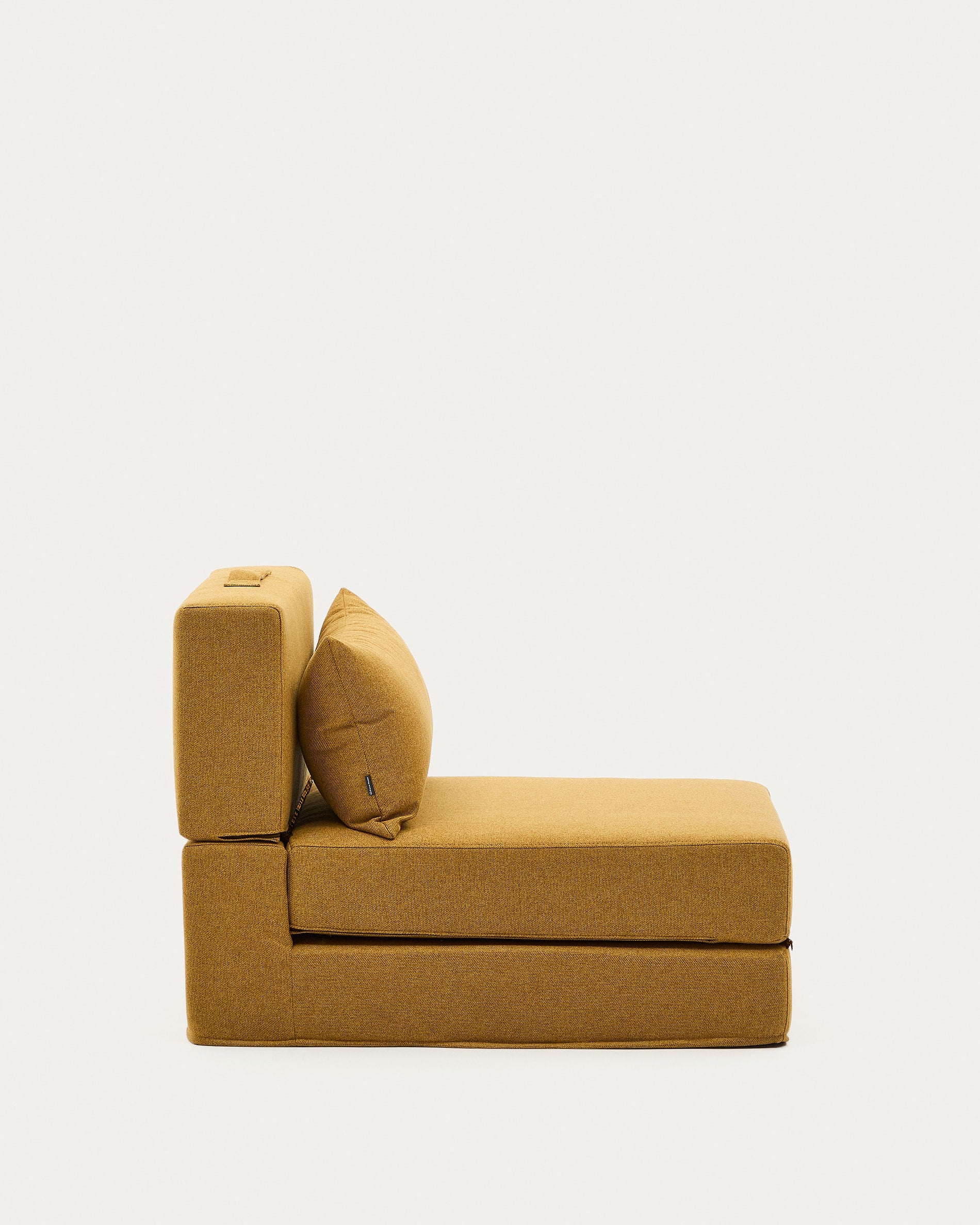 Pouf Schlafsofa Arty Farbe Senf 70 x 89 (200) cm in Senfgelb präsentiert im Onlineshop von KAQTU Design AG. Pouf ist von Kave Home