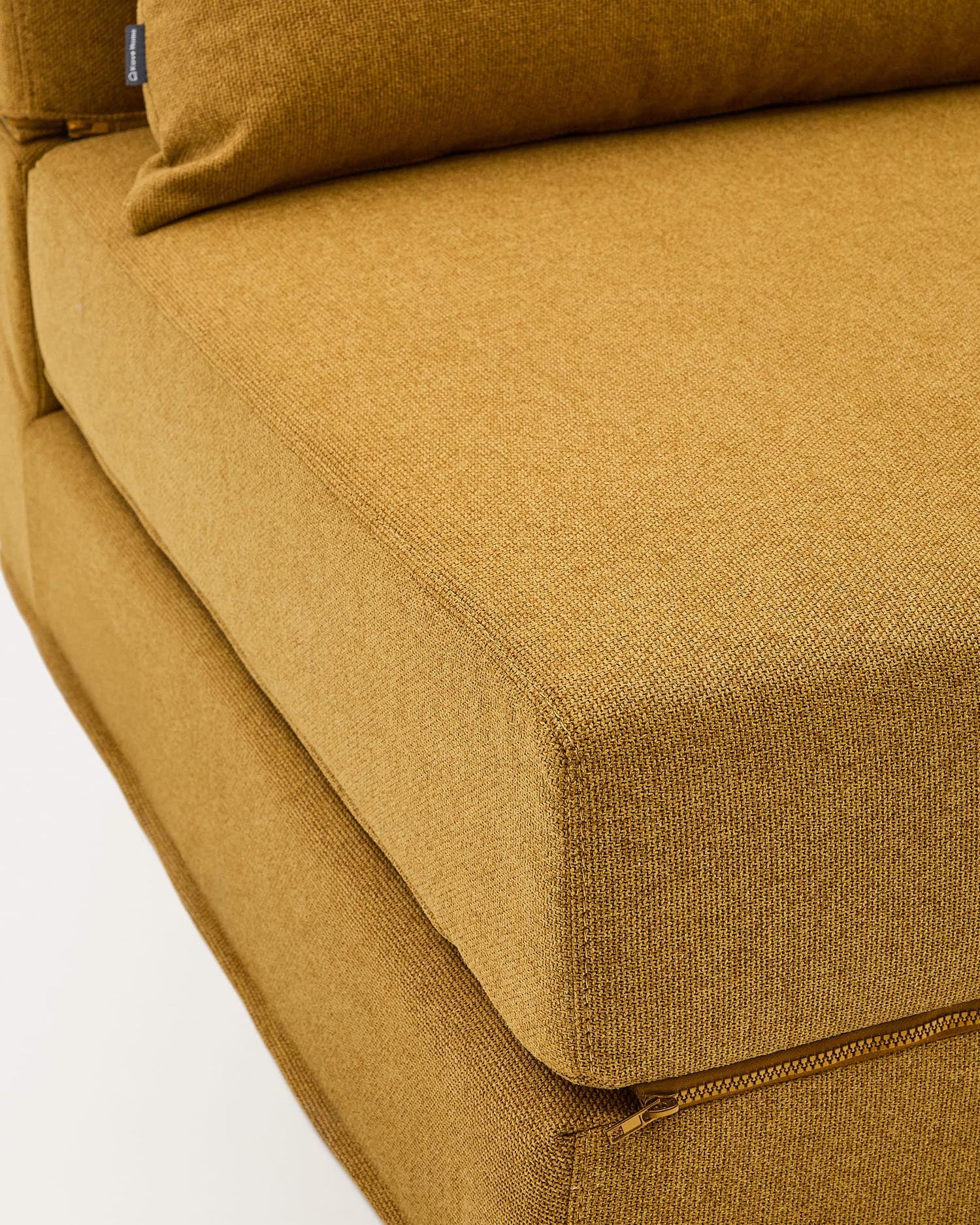 Pouf Schlafsofa Arty Farbe Senf 70 x 89 (200) cm in Senfgelb präsentiert im Onlineshop von KAQTU Design AG. Pouf ist von Kave Home