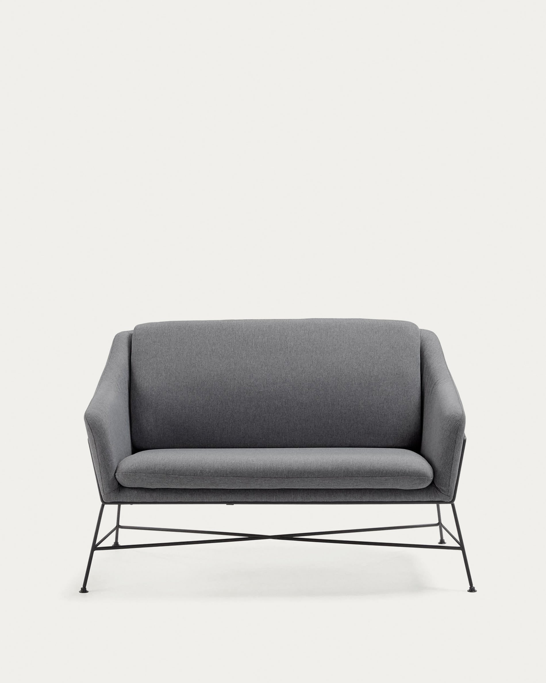 Brida 2-Sitzer-Sofa dunkelgrau 128 cm in Grau präsentiert im Onlineshop von KAQTU Design AG. 2er Sofa ist von Kave Home