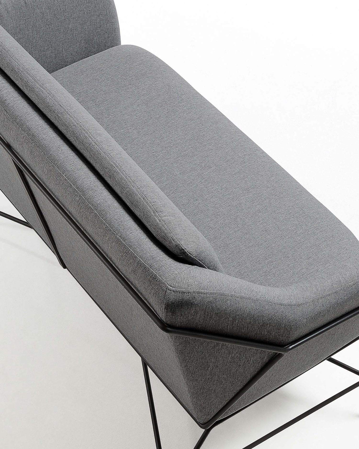 Brida 2-Sitzer-Sofa dunkelgrau 128 cm in Grau präsentiert im Onlineshop von KAQTU Design AG. 2er Sofa ist von Kave Home