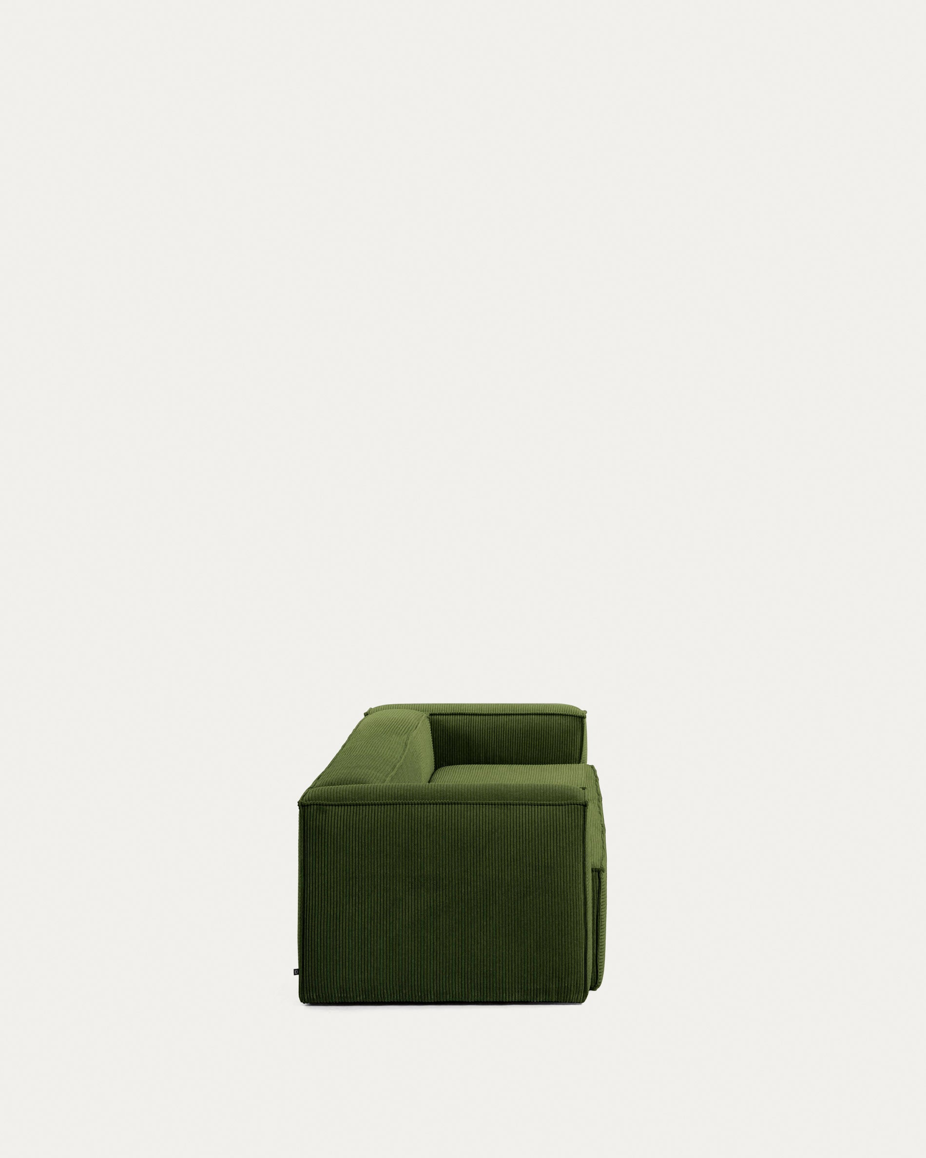 Blok 2-Sitzer-Sofa breiter Cord grün 210 cm FSC Mix Credit in Grün präsentiert im Onlineshop von KAQTU Design AG. 2er Sofa ist von Kave Home