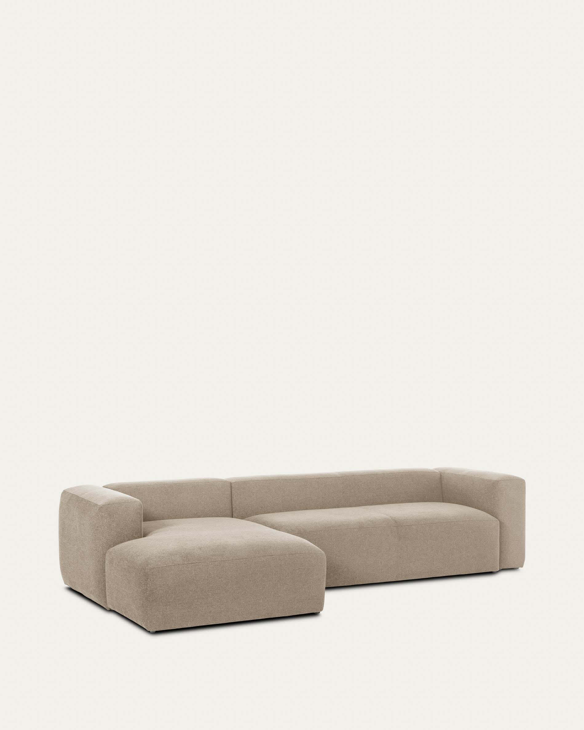 Blok 4-Sitzer Sofa mit Chaiselongue links beige 330 cm FSC Mix Credit in Beige präsentiert im Onlineshop von KAQTU Design AG. 4er Sofa ist von Kave Home