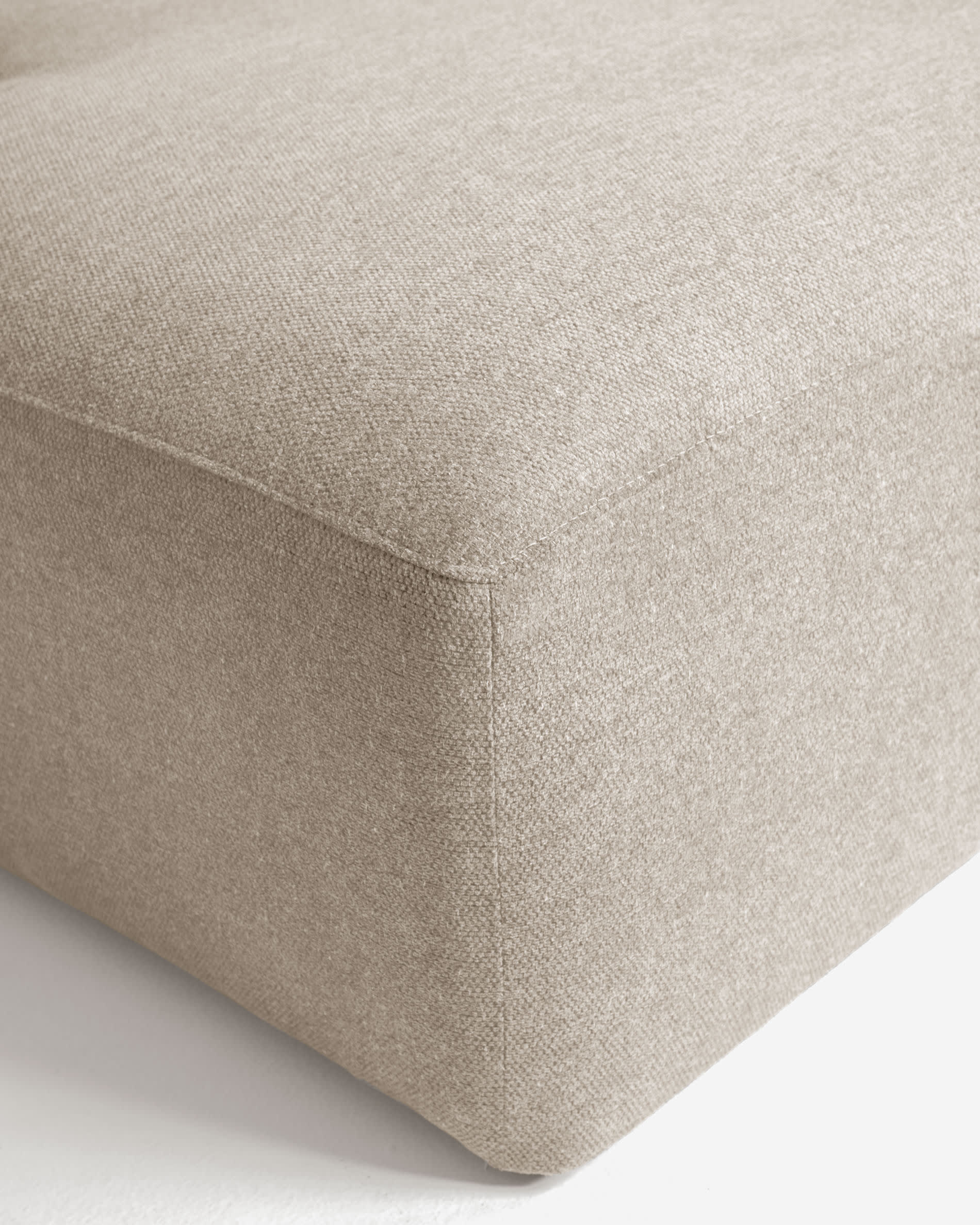 Blok 4-Sitzer Sofa mit Chaiselongue links beige 330 cm FSC Mix Credit in Beige präsentiert im Onlineshop von KAQTU Design AG. 4er Sofa ist von Kave Home