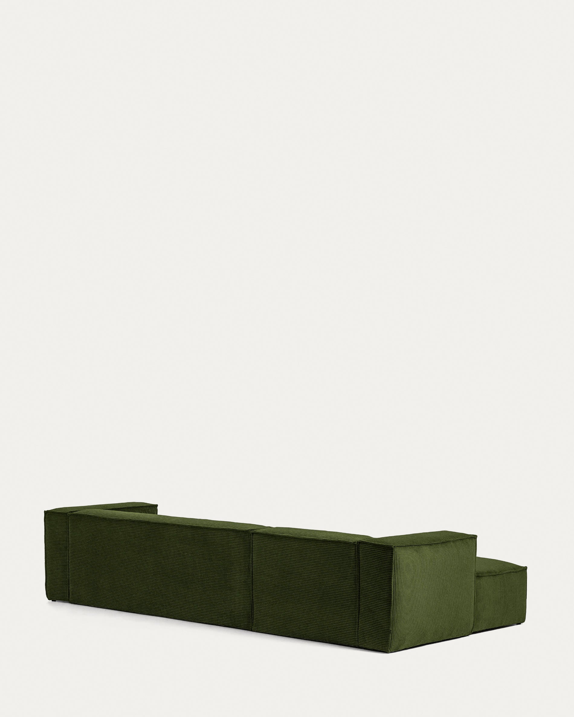 Blok 4-Sitzer-Sofa mit Chaiselongue links breiter Cord grün 330 cm FSC Mix Credit in Grün präsentiert im Onlineshop von KAQTU Design AG. 4er Sofa ist von Kave Home