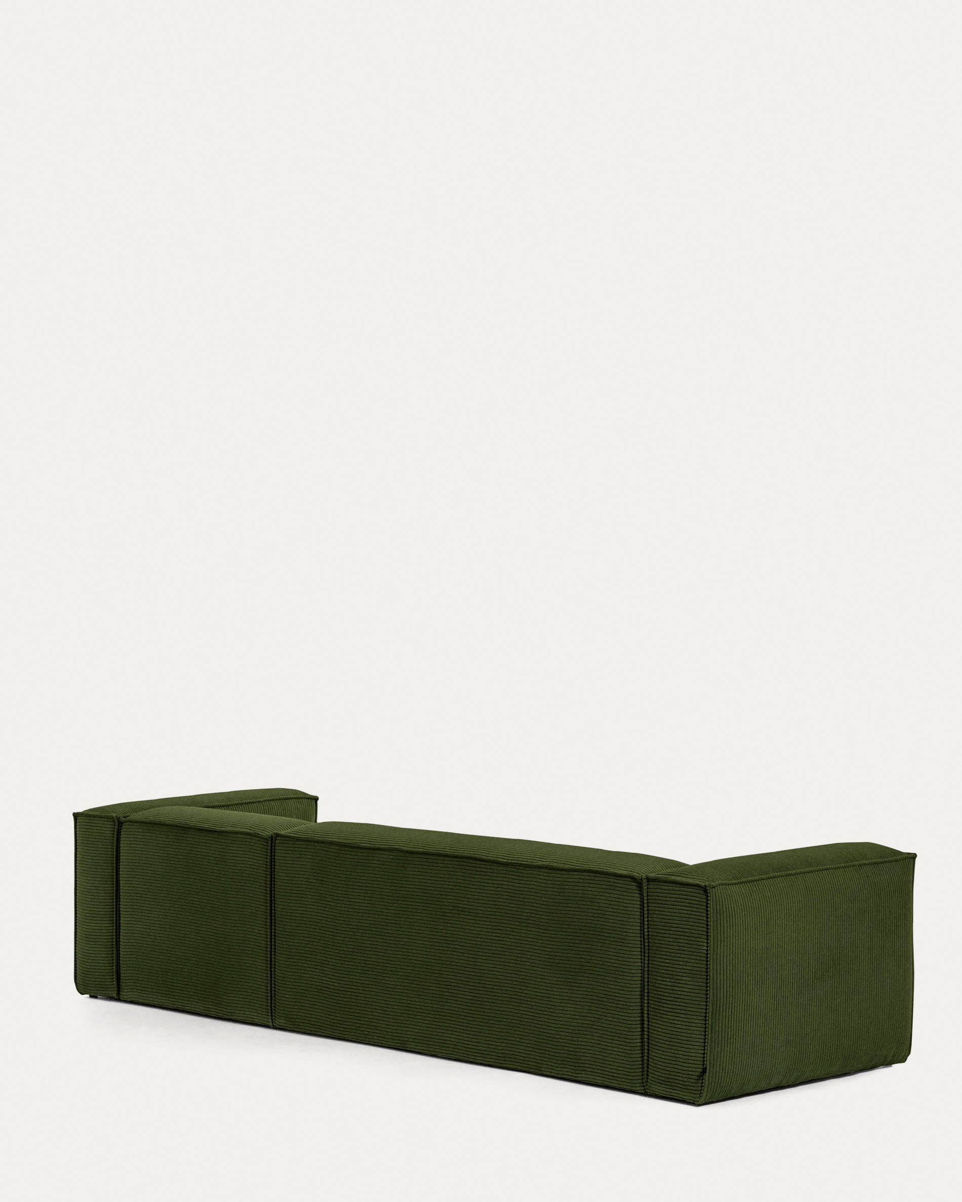 Blok 4-Sitzer-Sofa mit Chaiselongue rechts und breitem Cord grün 330cm FSC Mix Credit in Grün präsentiert im Onlineshop von KAQTU Design AG. 4er Sofa ist von Kave Home