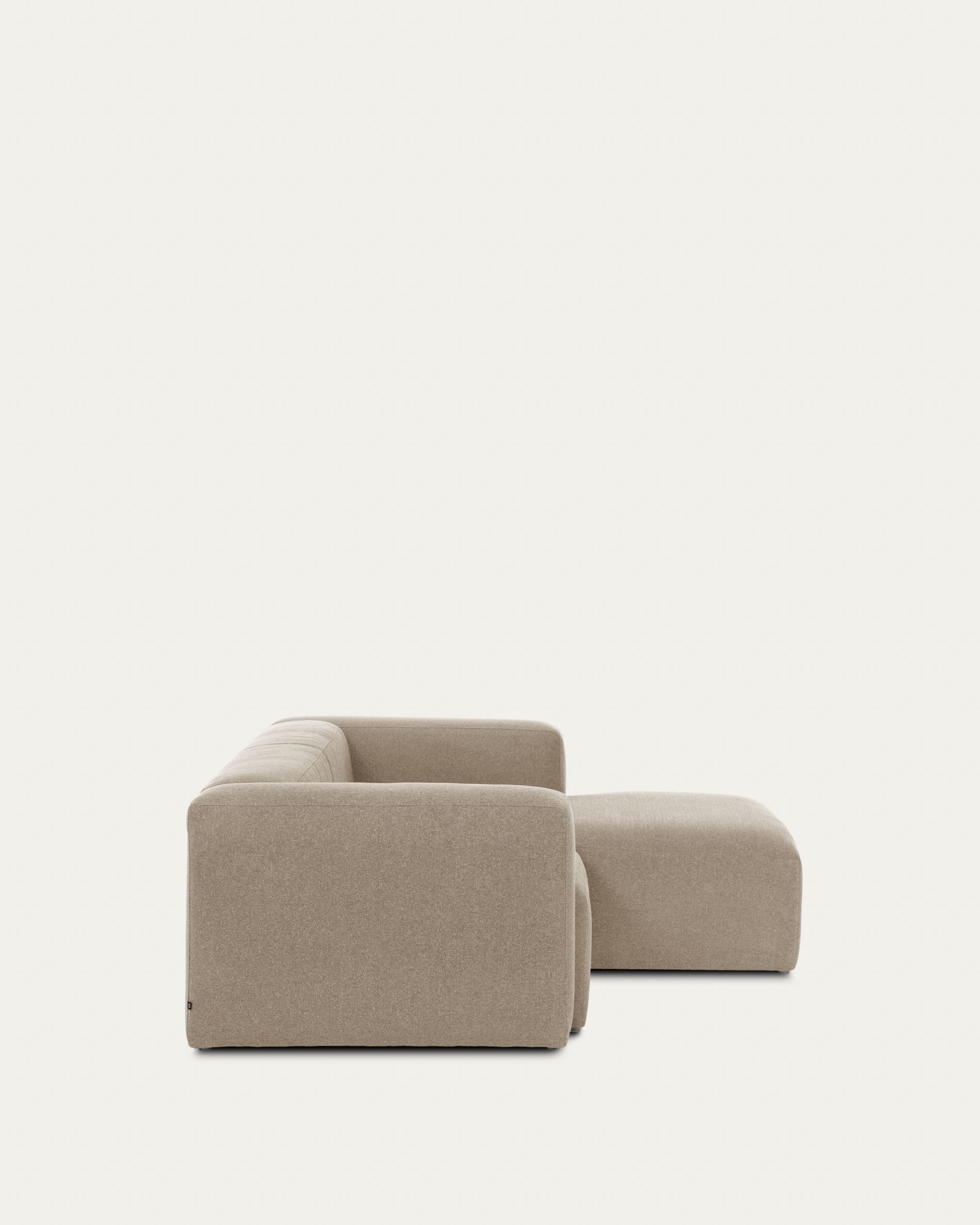 Blok 2-Sitzer Sofa mit Chaiselongue rechts beige 240 cm FSC Mix Credit in Beige präsentiert im Onlineshop von KAQTU Design AG. 2er Sofa ist von Kave Home