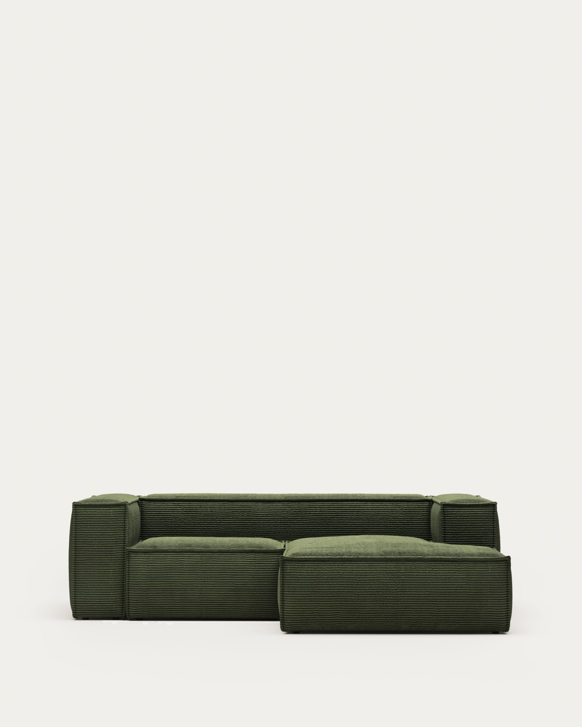 Blok 2-Sitzer-Sofa mit Chaiselongue rechts breiter Cord grün 240 cm FSC Mix Credit in Grün präsentiert im Onlineshop von KAQTU Design AG. 2er Sofa ist von Kave Home