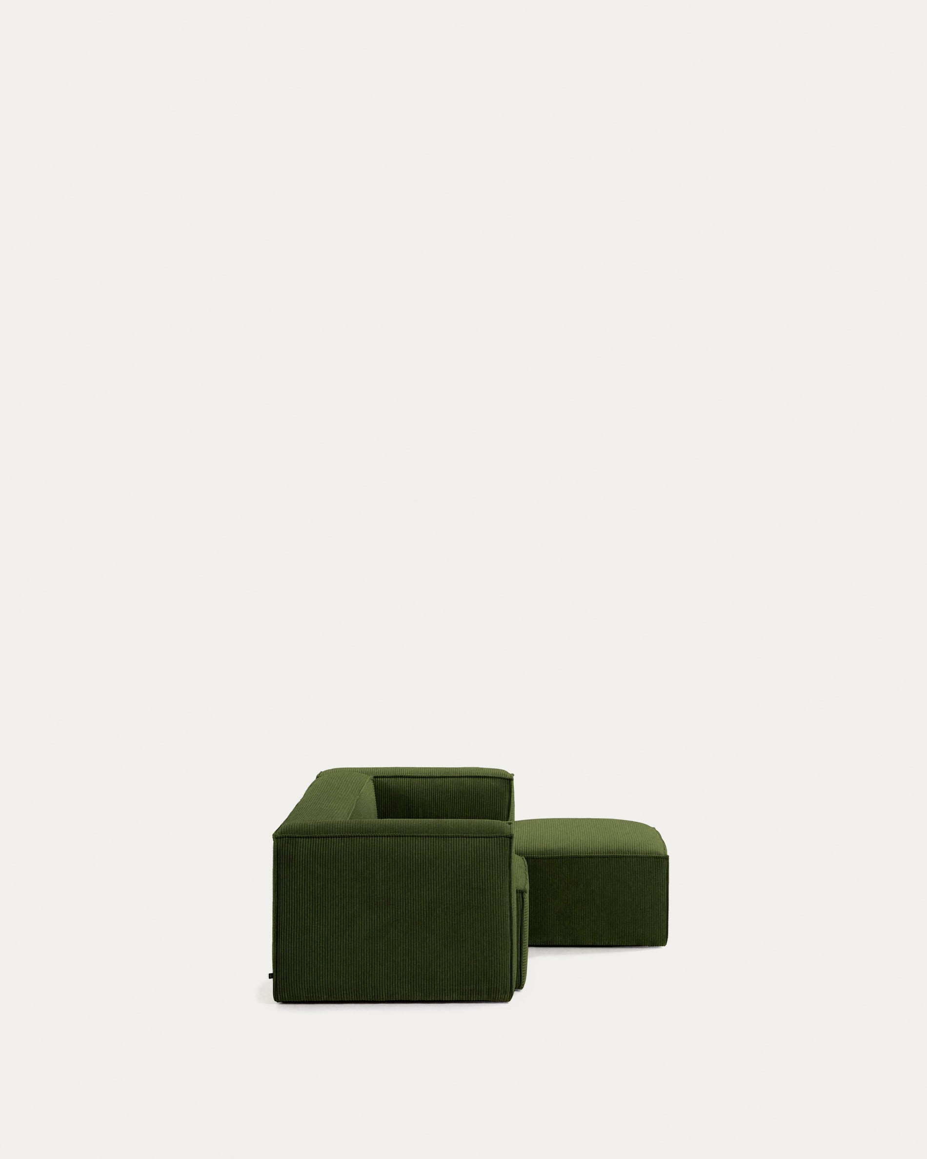 Blok 2-Sitzer-Sofa mit Chaiselongue rechts breiter Cord grün 240 cm FSC Mix Credit in Grün präsentiert im Onlineshop von KAQTU Design AG. 2er Sofa ist von Kave Home