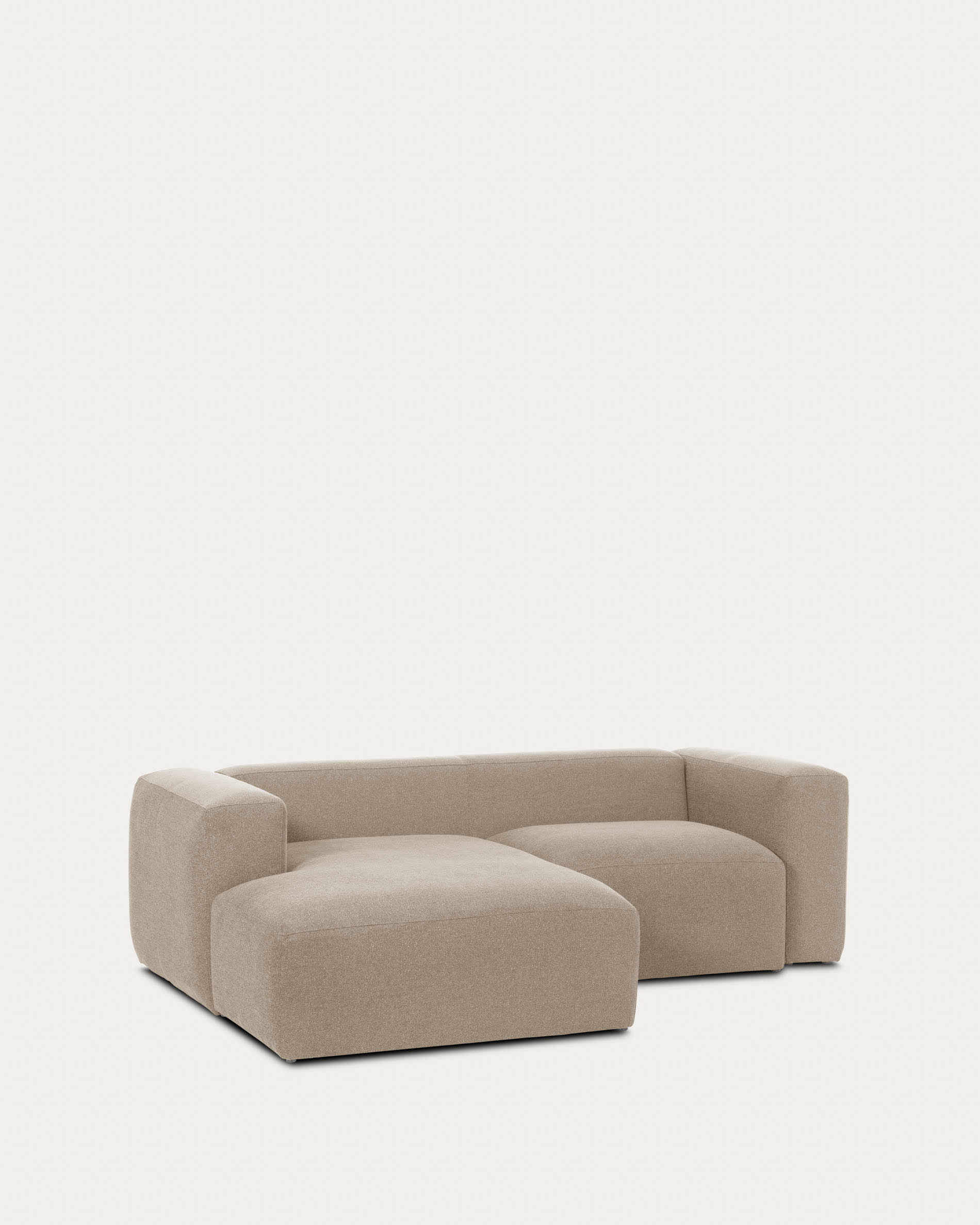 Blok 2-Sitzer Sofa mit Chaiselongue links beige 240 cm FSC Mix Credit in Beige präsentiert im Onlineshop von KAQTU Design AG. 2er Sofa ist von Kave Home