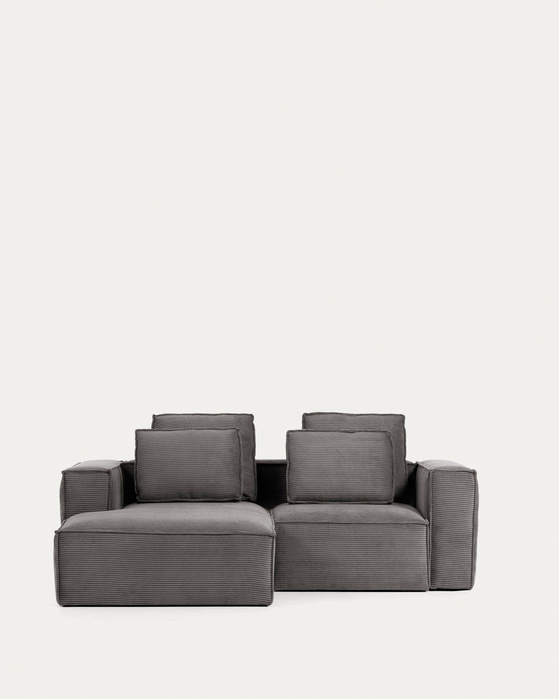 Blok 2-Sitzer-Sofa mit Chaiselongue links breiter Cord grau 240 cm FSC Mix Credit in Grau präsentiert im Onlineshop von KAQTU Design AG. 2er Sofa ist von Kave Home