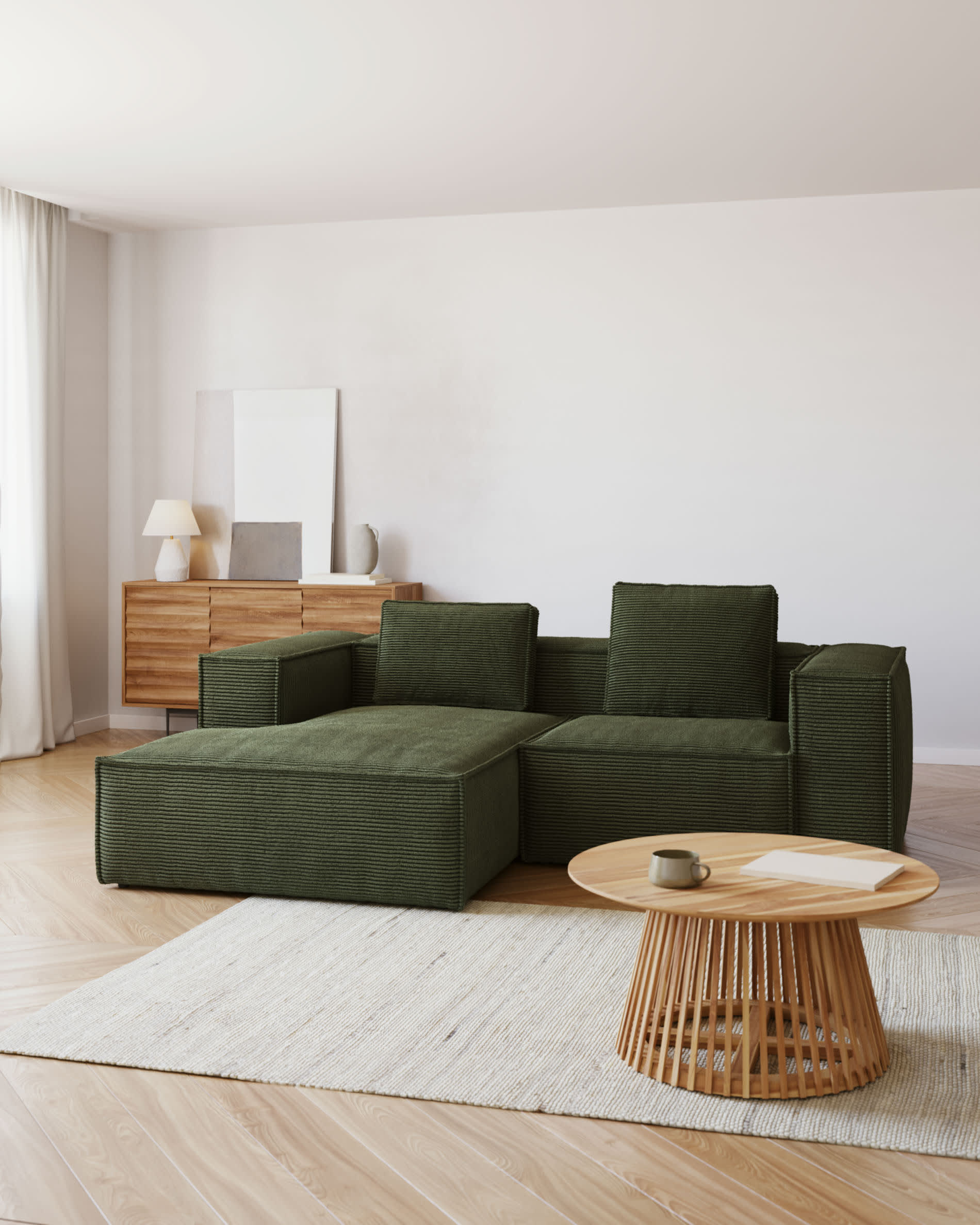 Blok 2-Sitzer-Sofa mit Chaiselongue links breiter Cord grün 240 cm FSC Mix Credit in Grün präsentiert im Onlineshop von KAQTU Design AG. 2er Sofa ist von Kave Home