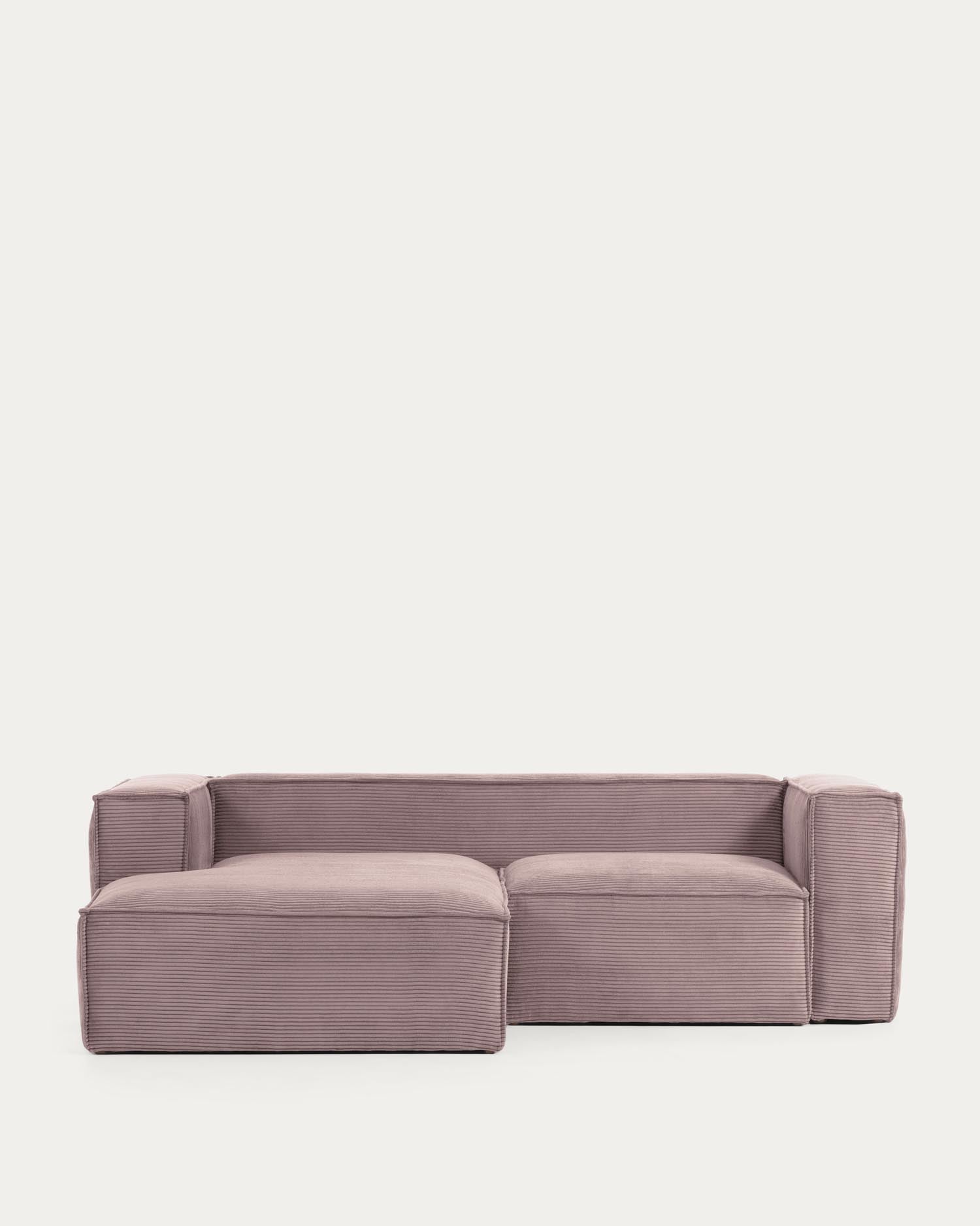 Blok 2-Sitzer-Sofa mit Chaiselongue links breiter Cord rosa 240 cm in Rosa präsentiert im Onlineshop von KAQTU Design AG. 2er Sofa ist von Kave Home