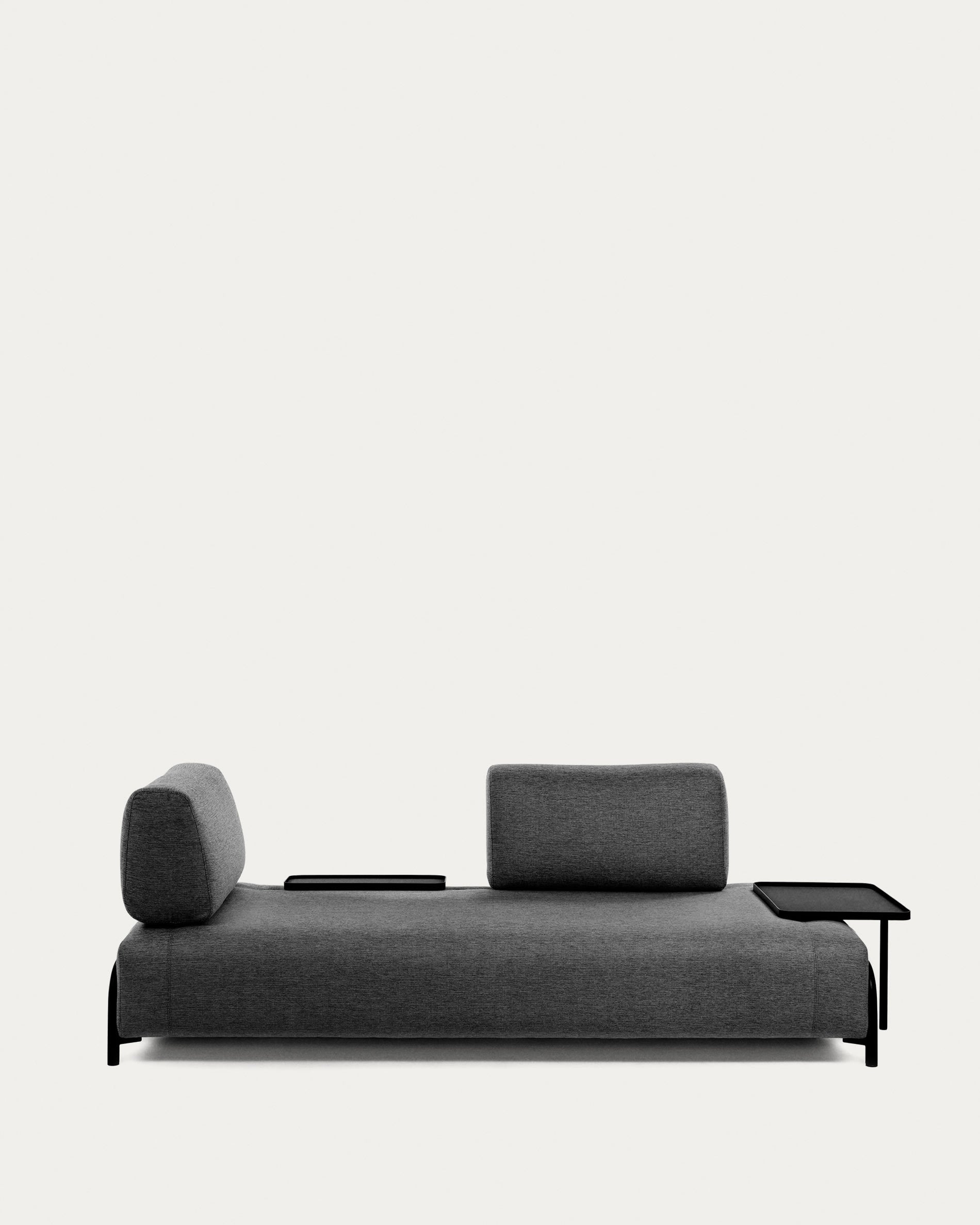 Compo 3-Sitzer Sofa dunkelgrau mit grossem Tablett 252 cm in Grau präsentiert im Onlineshop von KAQTU Design AG. 3er Sofa ist von Kave Home