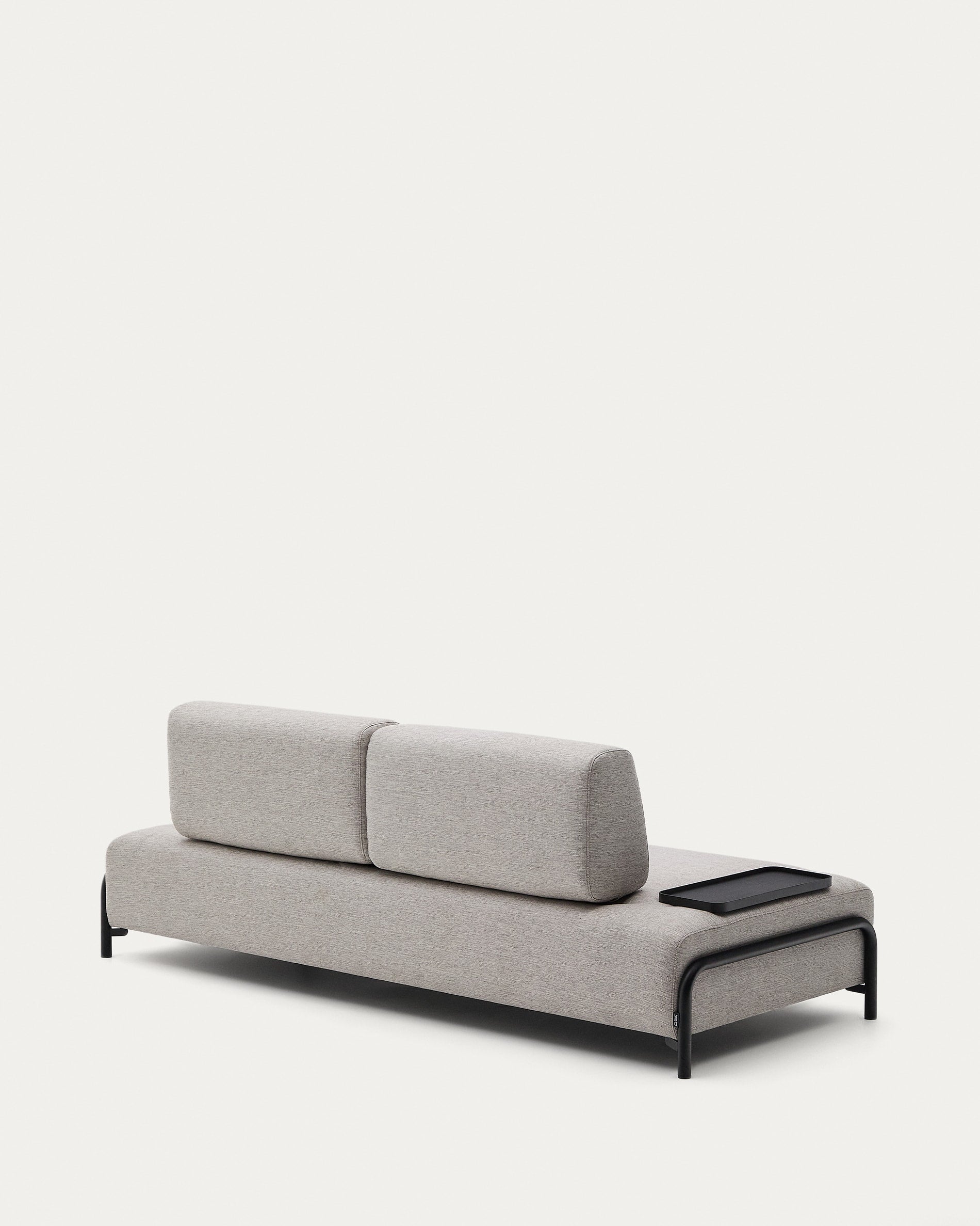 Compo 3-Sitzer Sofa beige-grau  mit kleinem Tablett 232 cm in Beige präsentiert im Onlineshop von KAQTU Design AG. 3er Sofa ist von Kave Home