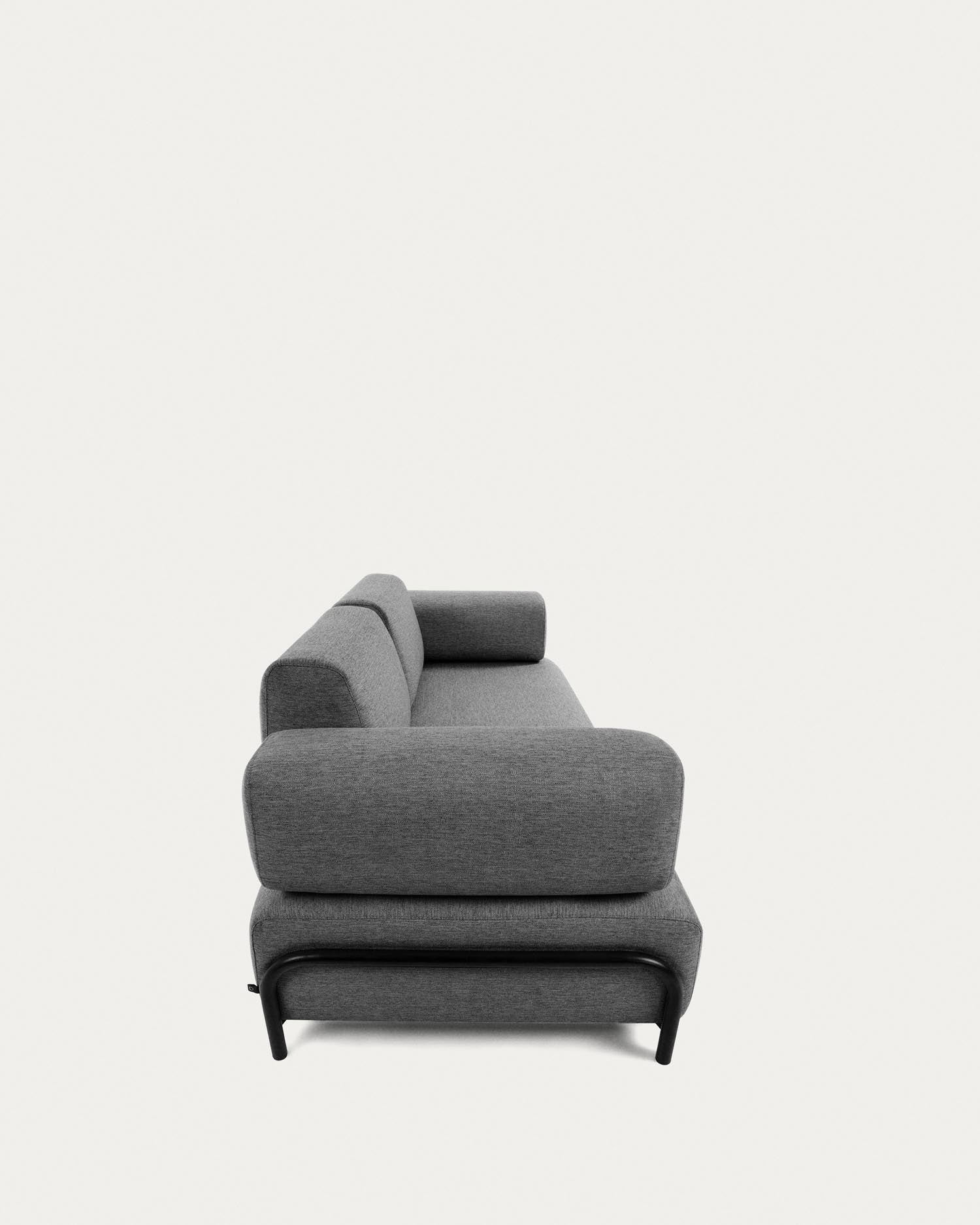 Compo 3-Sitzer Sofa dunkelgrau 232 cm in Schwarz präsentiert im Onlineshop von KAQTU Design AG. 3er Sofa ist von Kave Home