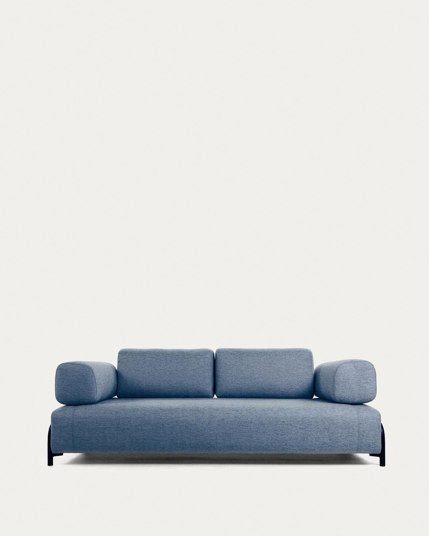 Compo 3-Sitzer Sofa blau 232 cm in Blau präsentiert im Onlineshop von KAQTU Design AG. 3er Sofa ist von Kave Home