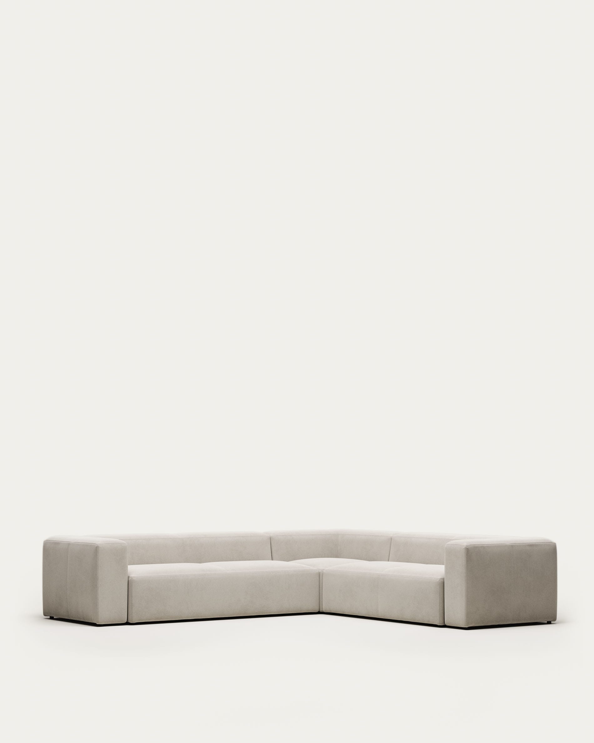 Blok 5-Sitzer-Ecksofa in Beige 320 x 290 cm / 290 x 320 cm in Beige präsentiert im Onlineshop von KAQTU Design AG. 4er Sofa ist von Kave Home