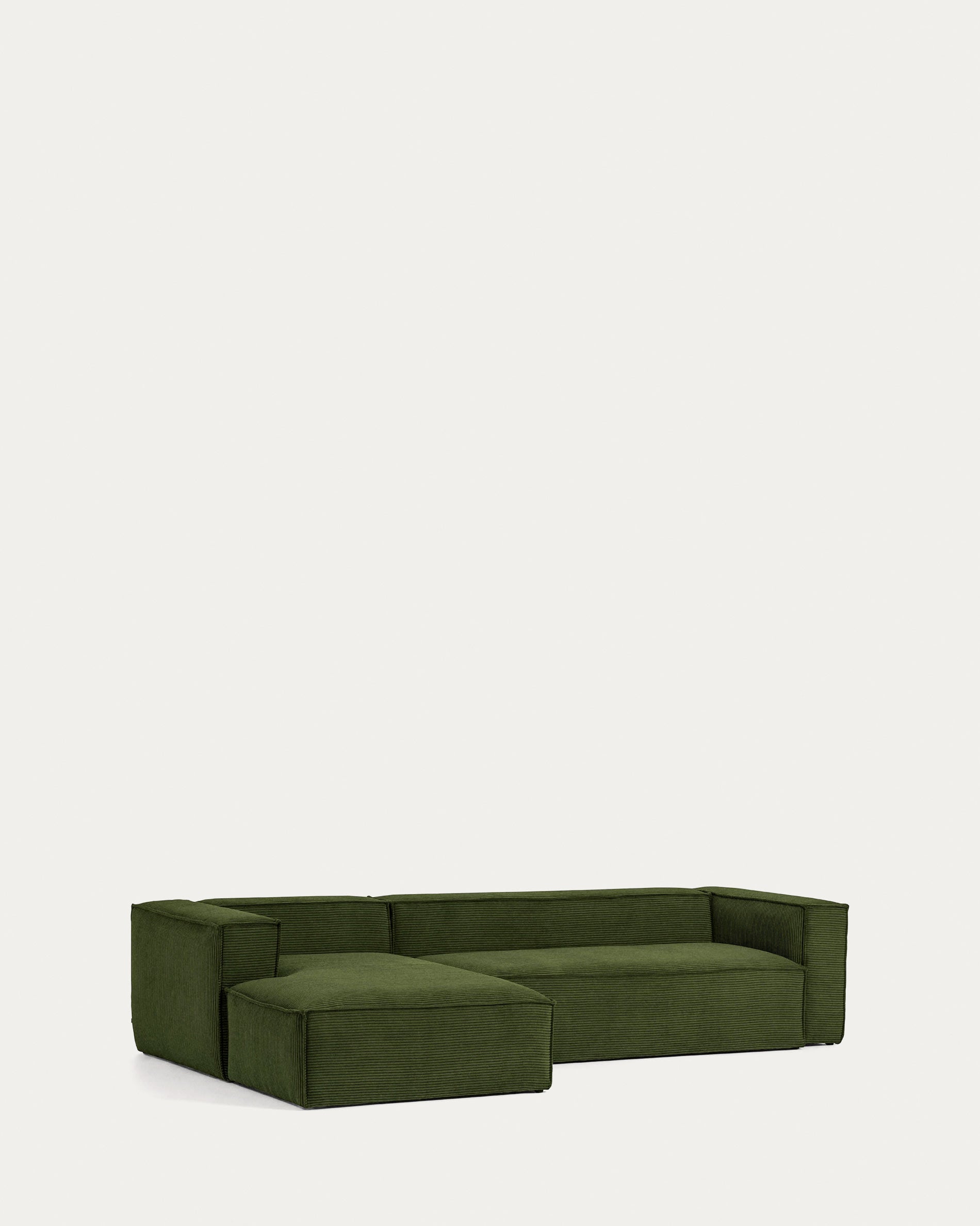 Blok 3-Sitzer-Sofa mit Chaiselongue links breiter Cord grün 300 cm FSC Mix Credit in Grün präsentiert im Onlineshop von KAQTU Design AG. 3er Sofa ist von Kave Home