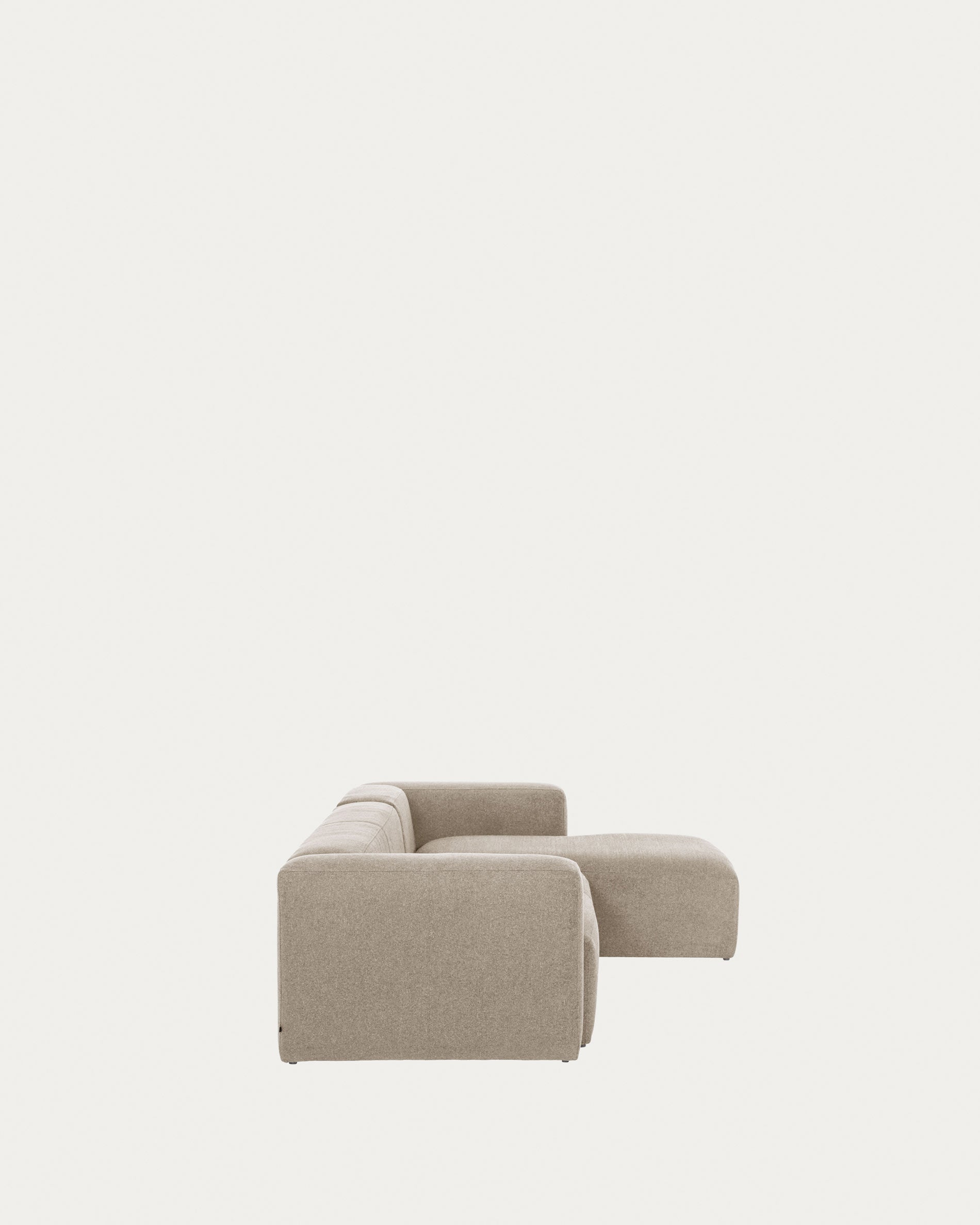 Blok 3-Sitzer Sofa mit Chaiselongue rechts in beige 300 cm FSC Mix Credit in Beige präsentiert im Onlineshop von KAQTU Design AG. 3er Sofa ist von Kave Home