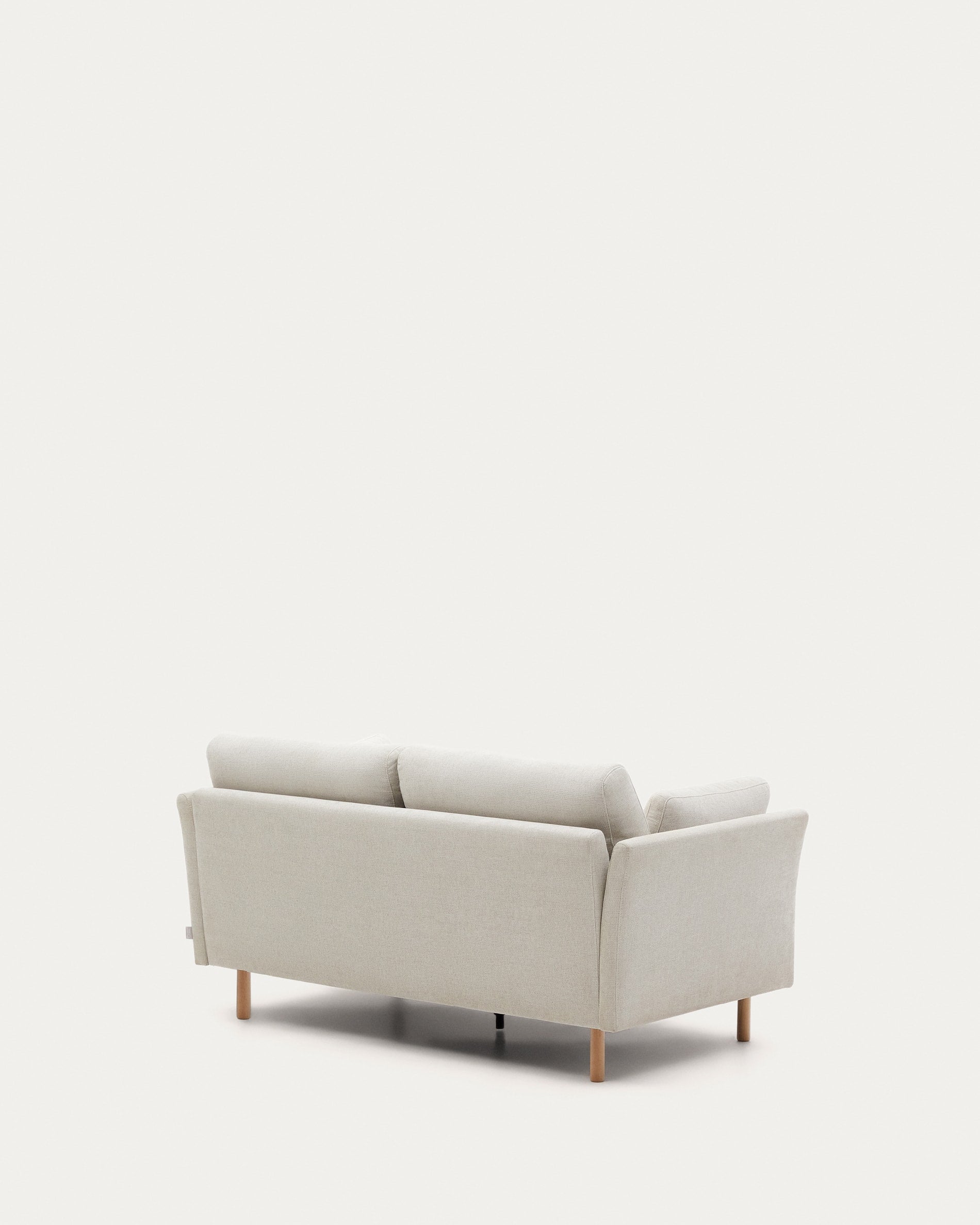 Gilma 2-Sitzer-Sofa aus Chenille in Perle und Beine mit natürlichem Finish 170 cm in Grau präsentiert im Onlineshop von KAQTU Design AG. 2er Sofa ist von Kave Home