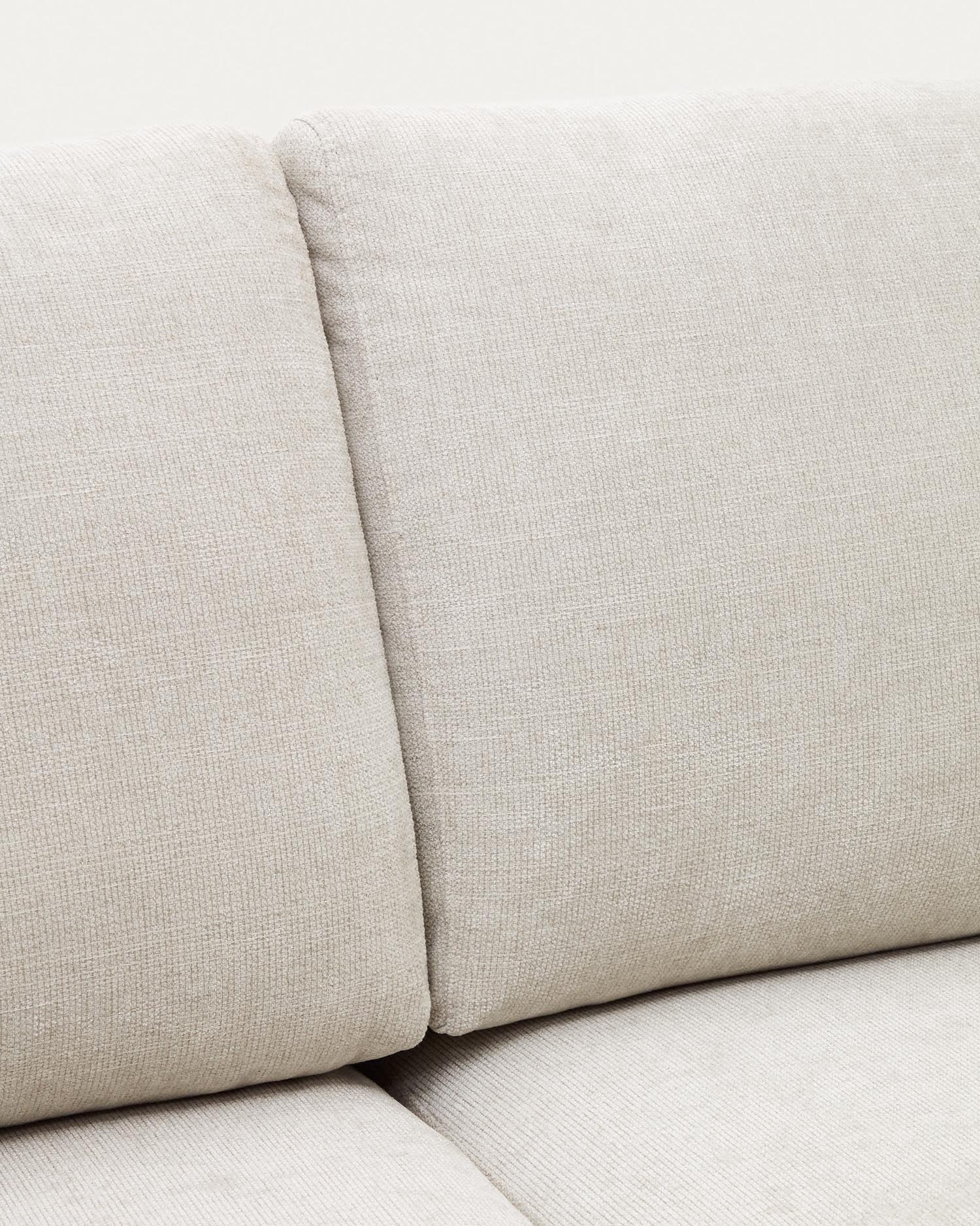 Gilma 2-Sitzer-Sofa aus Chenille in Perle und Beine mit natürlichem Finish 170 cm in Grau präsentiert im Onlineshop von KAQTU Design AG. 2er Sofa ist von Kave Home