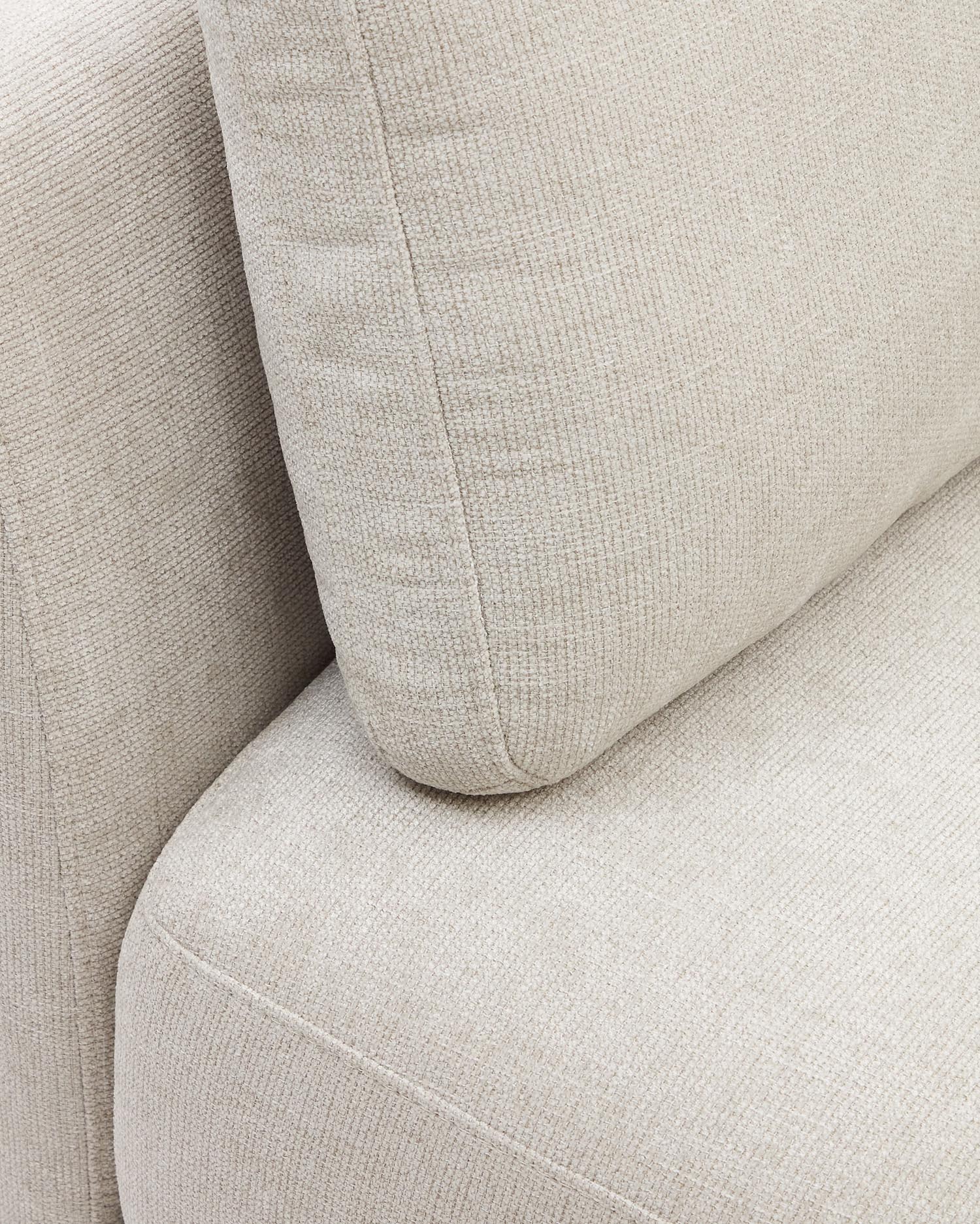 Gilma 3-Sitzer-Sofa Chaiselongue rechts/links Chenille in Perle Beine naturfarben 260 cm in Grau präsentiert im Onlineshop von KAQTU Design AG. 3er Sofa ist von Kave Home