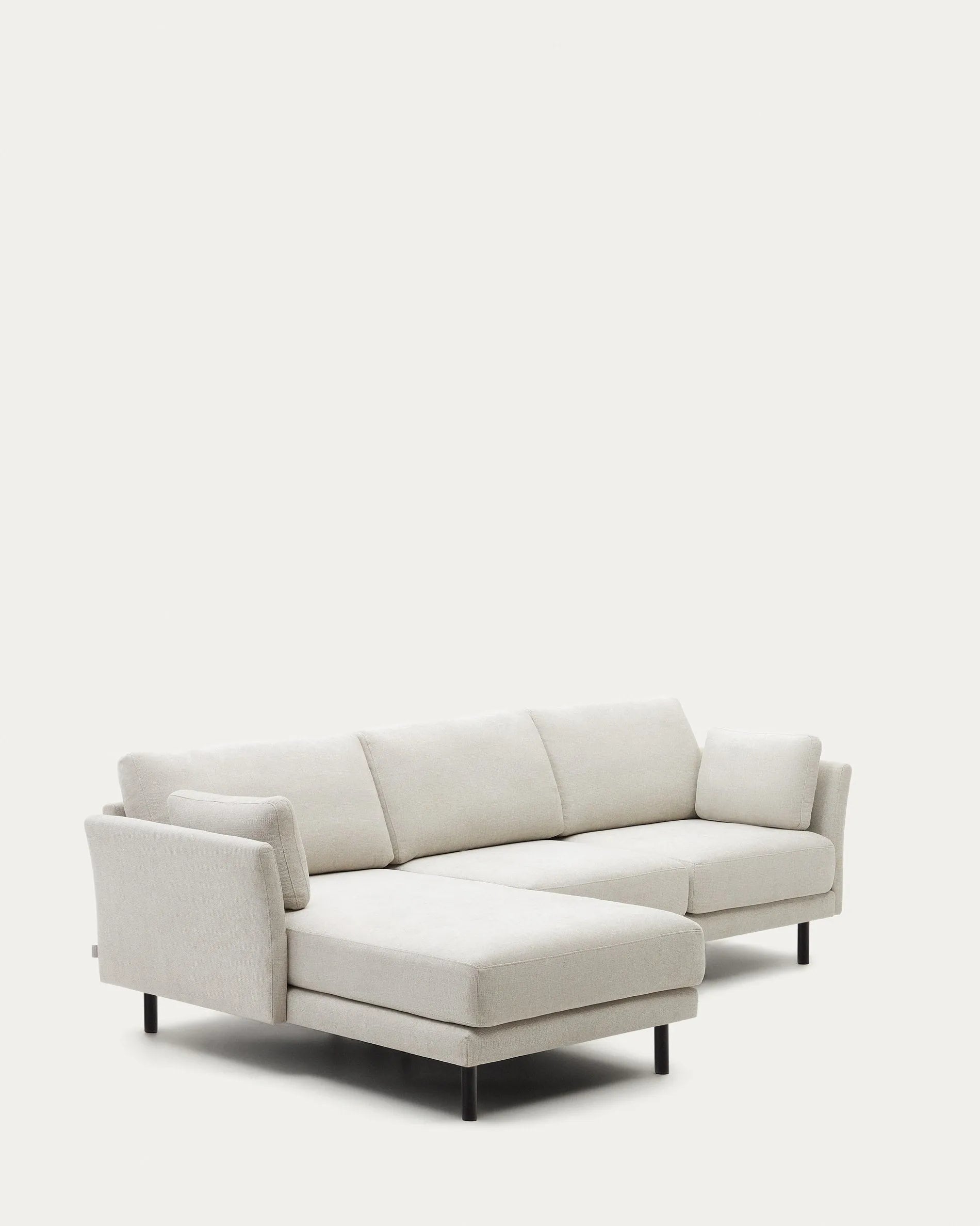 Elegantes 3-Sitzer Sofa mit flexibler Chaiselongue, Chenille in Perle, schwarze Holzbeine, 260 cm, für stilvollen Komfort.